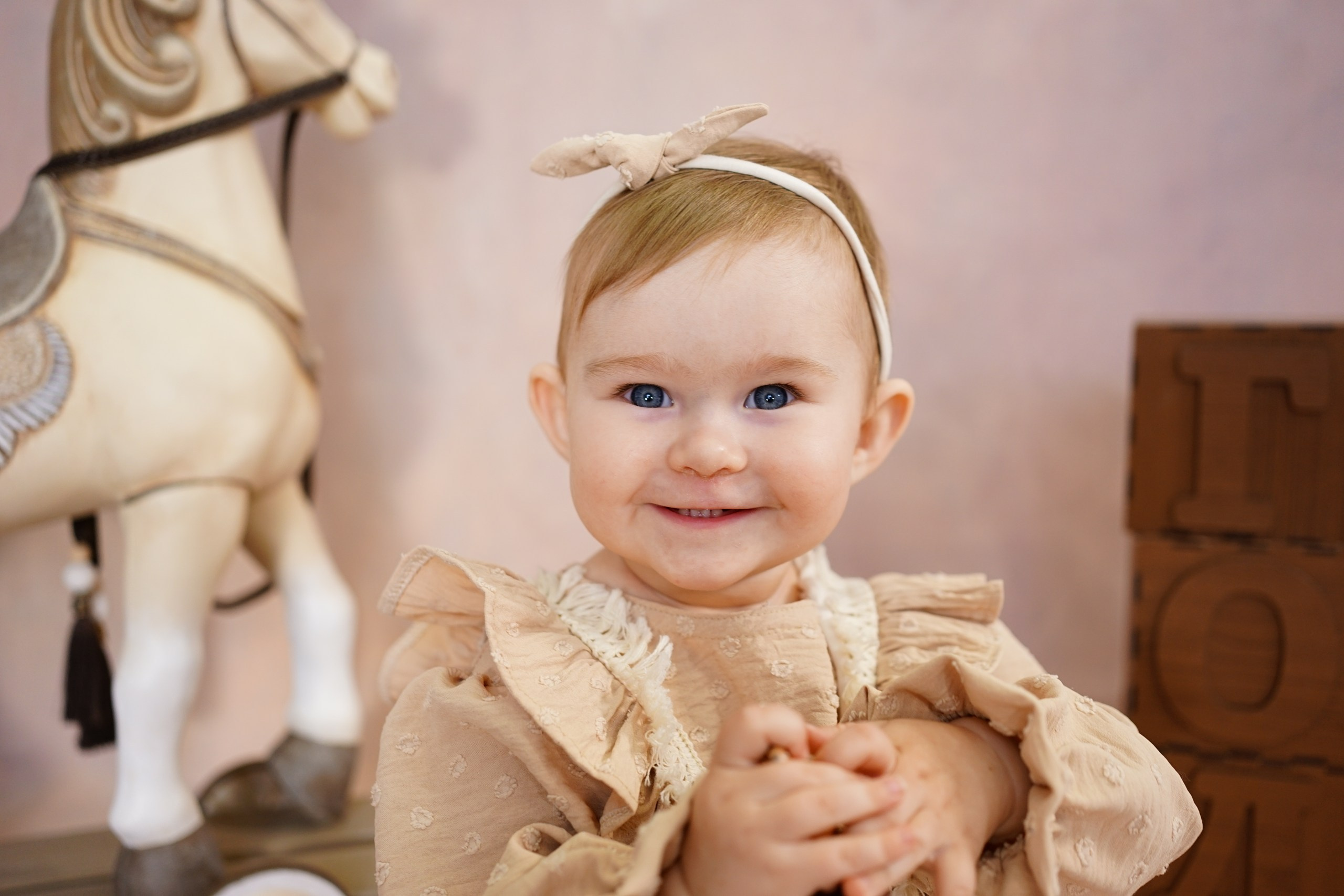 Фотозоны на ХОЛСТЕ. Детская Фотостудия ГОДОВАСИКИ в Санкт-Петербурге фотосесия на годик