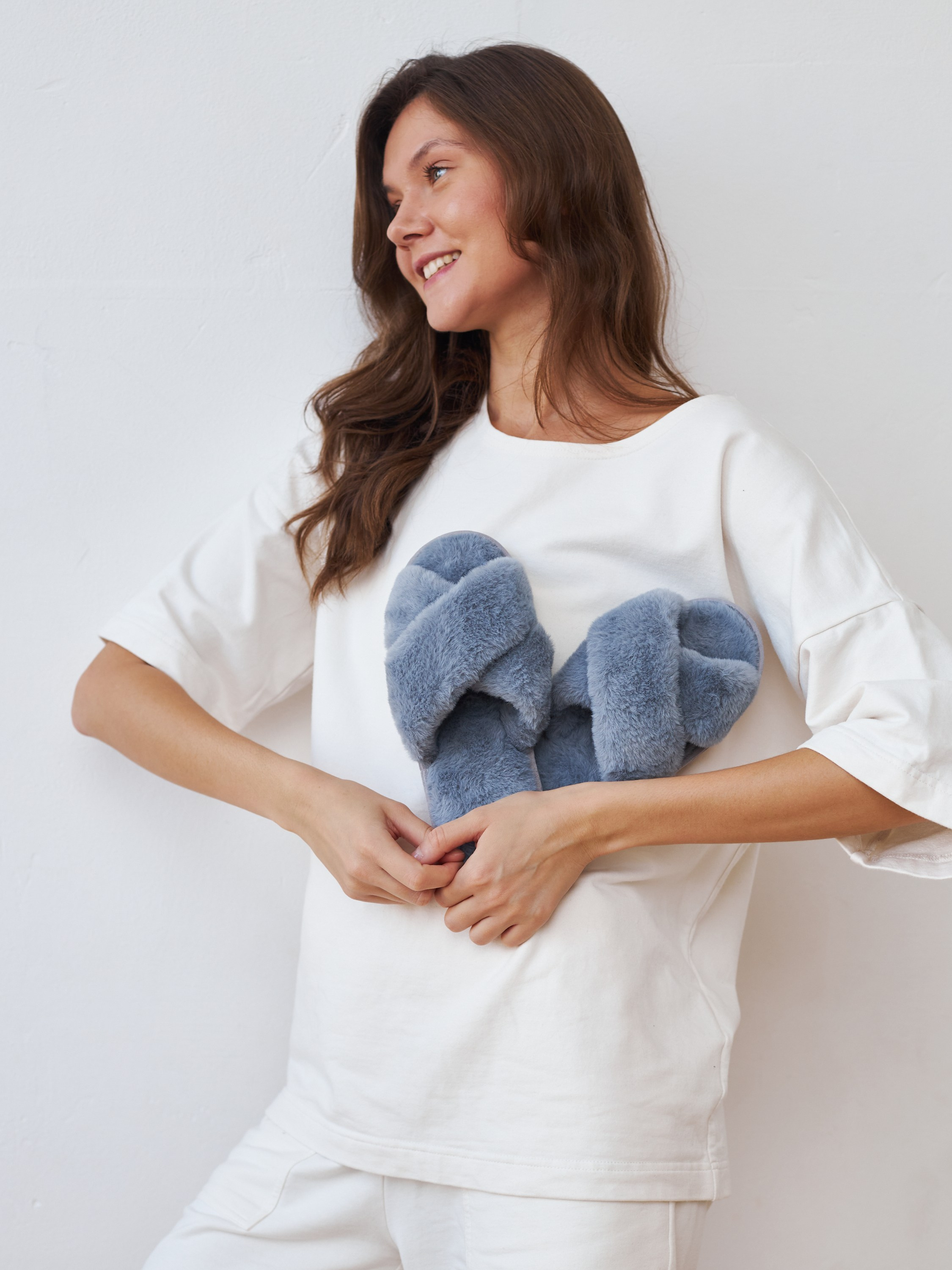 Фотосъемка домашних тапочек Екатеринбург Wildberries ВБ Ozon Озон предметная съемка Екб заказать цена фотосъемка товара WB обувь предметка. Фотограф Екатеринбург Анастасия Жерновская | Маркетплейсы и нейрофото