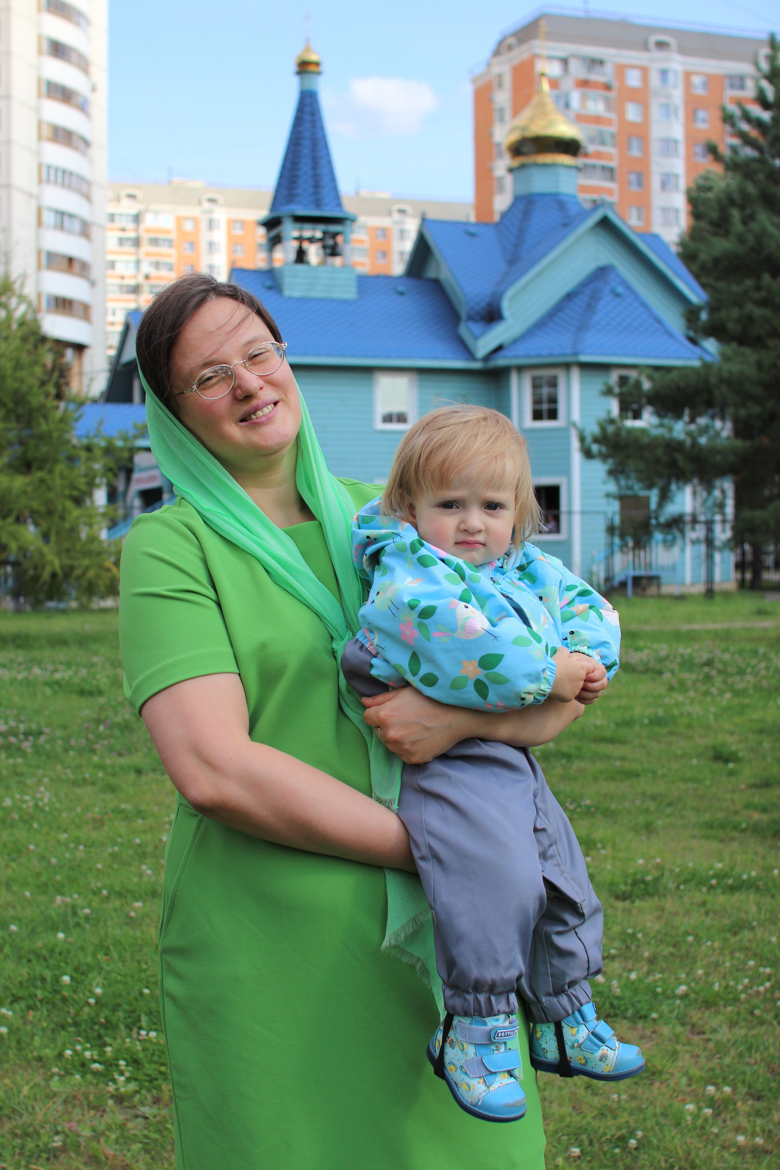 Крещение в храме Жён-Мироносиц в Марьино, базовая цветокоррекция. Фотограф на крещение/венчание