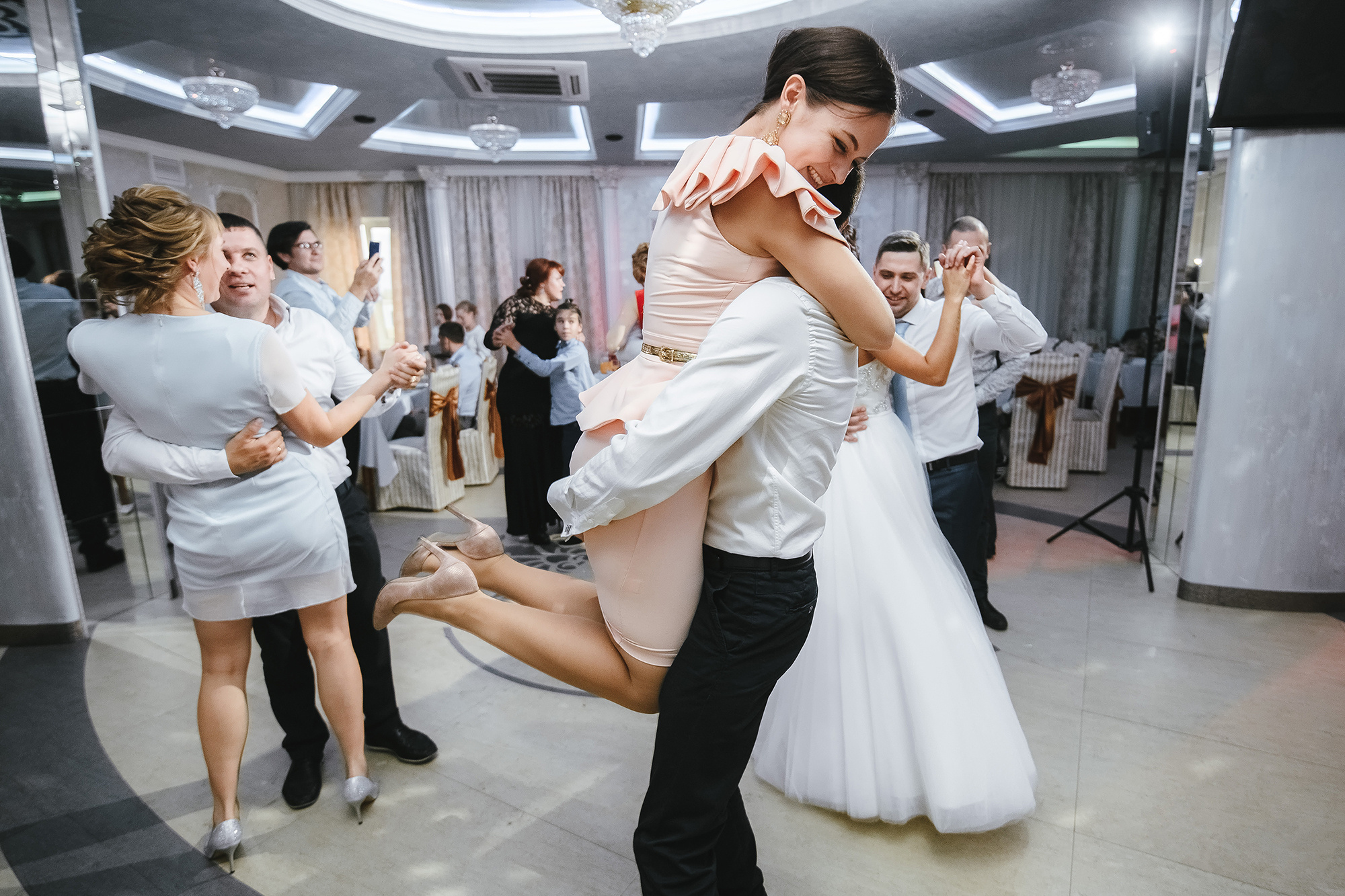 MAX & LINA. Professional wedding photographer Evgeniy Zakharychev