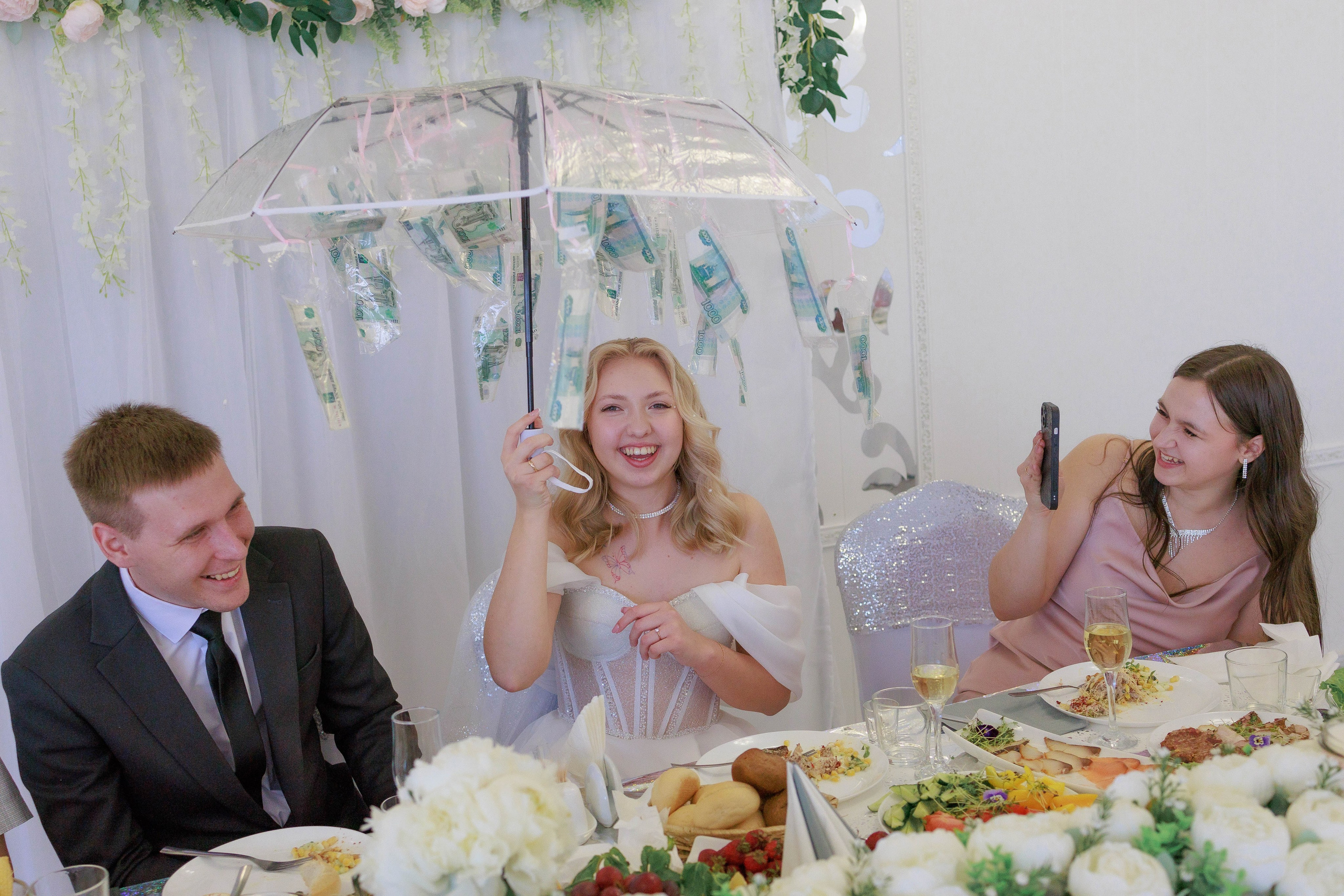 Игорь и Катерина утро невесты Акваделюкс. Фотограф и видеограф в Крыму и Севастополе