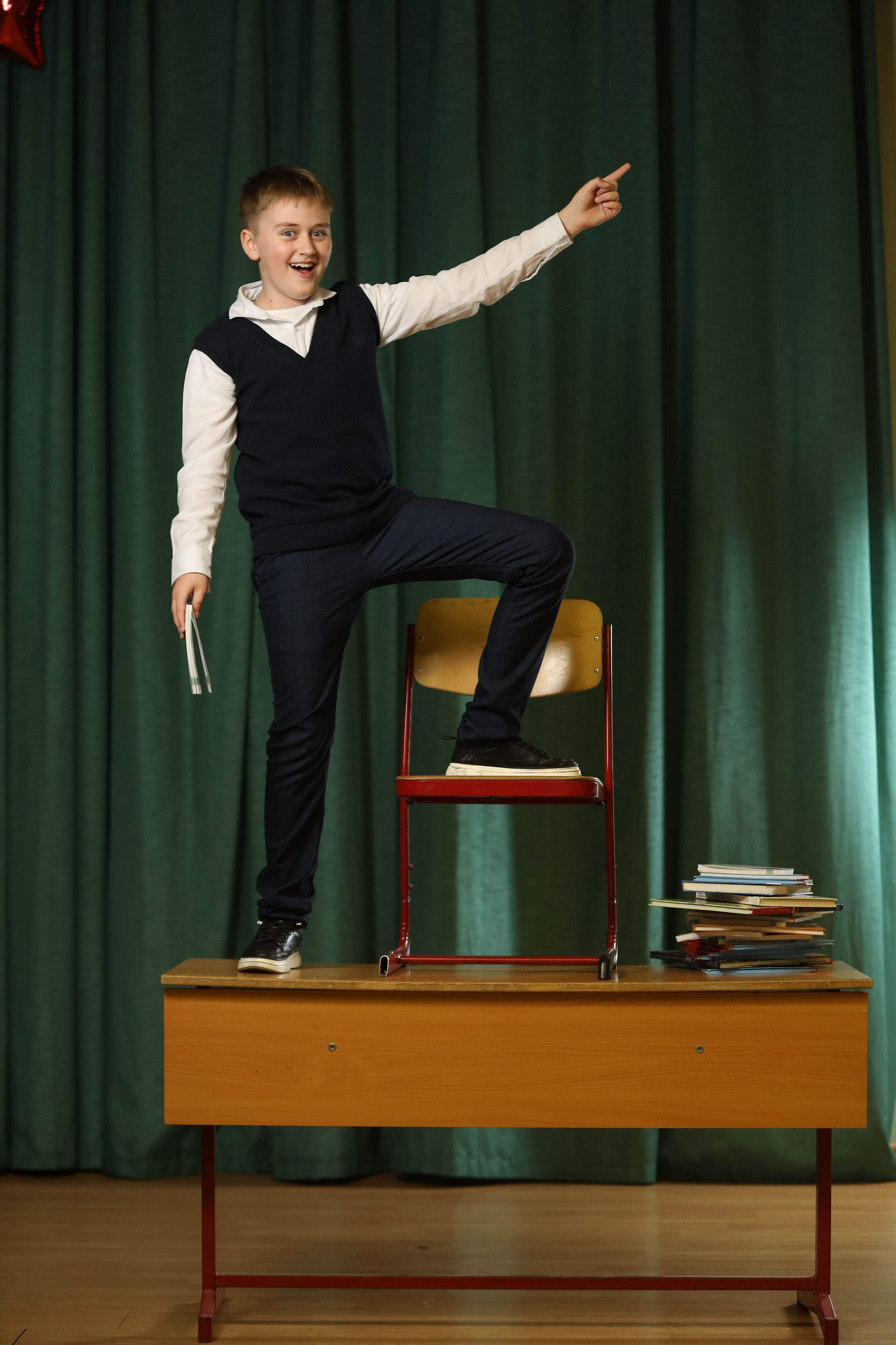 Школьный альбом 4-й класс. Фотограф Антон Чупринин