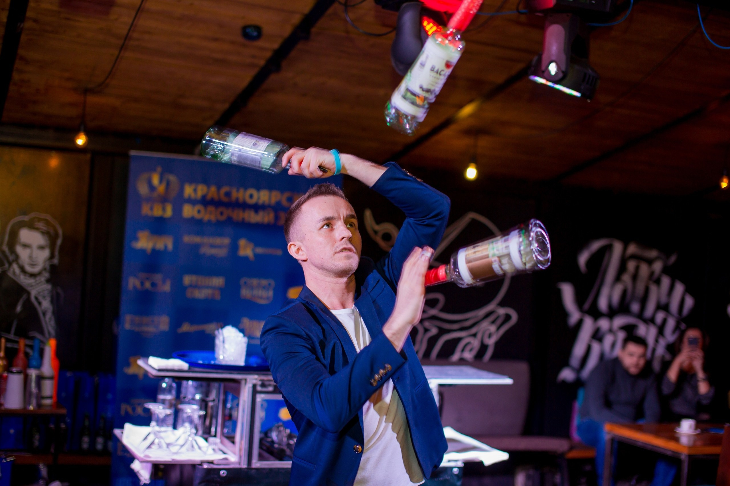 День бармена. Семейный Фотограф в Красноярске Крохалев Сергей