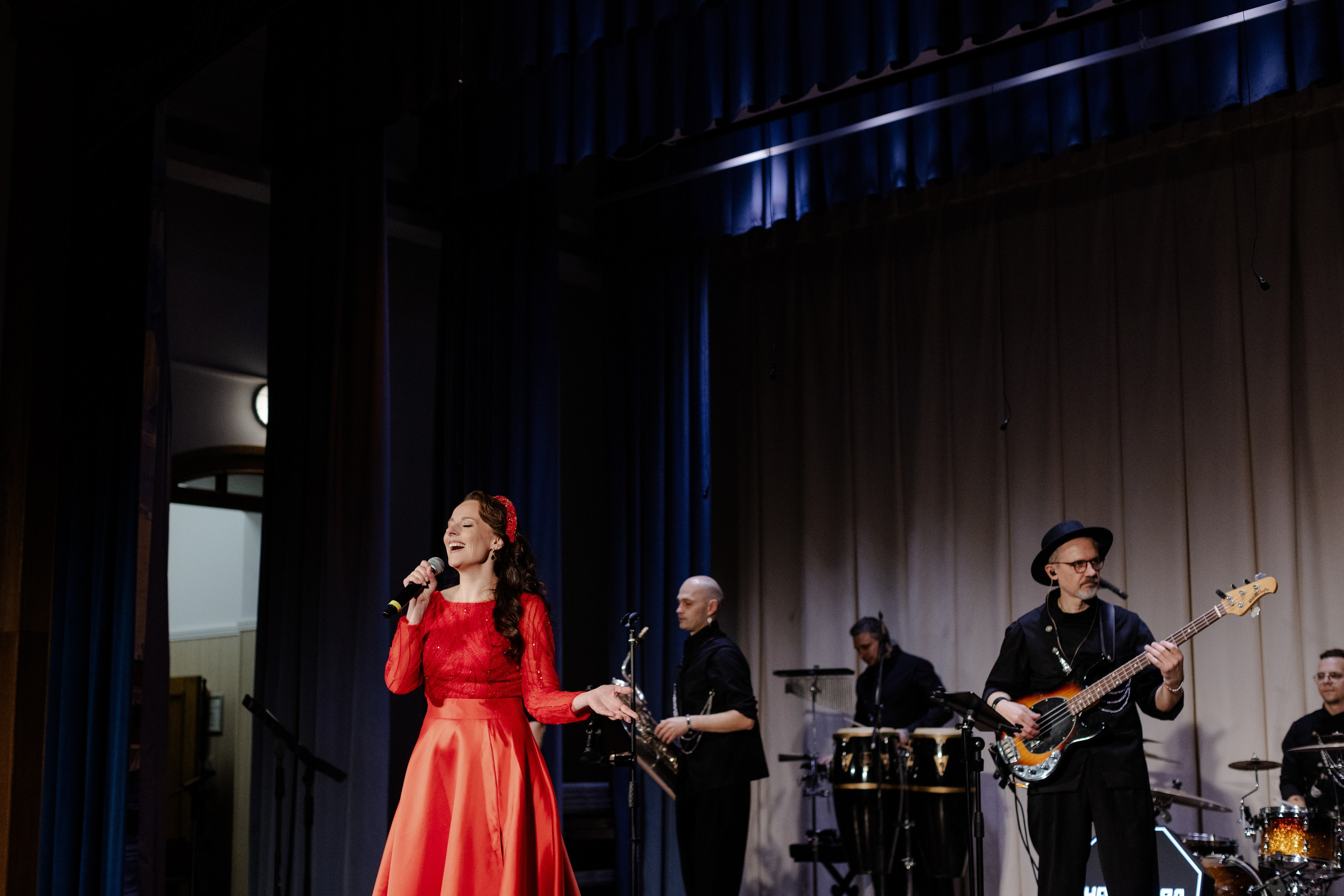 Сольный концерт 4.10. СУРОВЦЕВА project. Эстрадно-народный кавер-бэнд