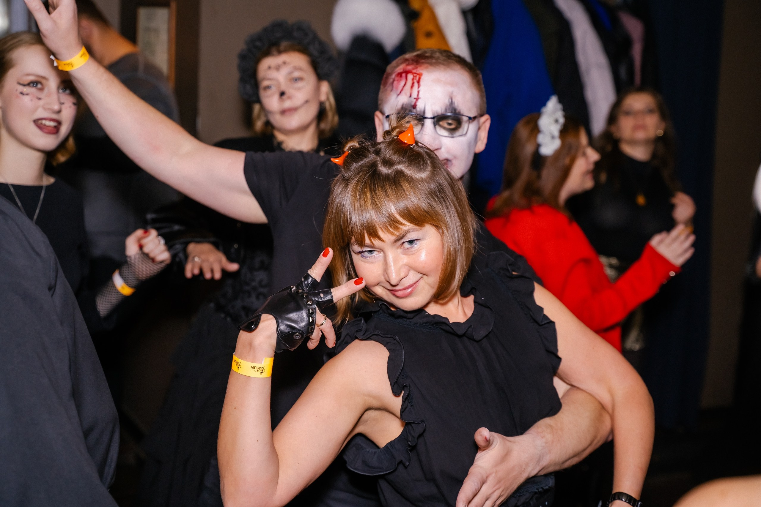 Зловещие попотрясы. Клубная вечеринка | 02.11.24. Галерея Фантим