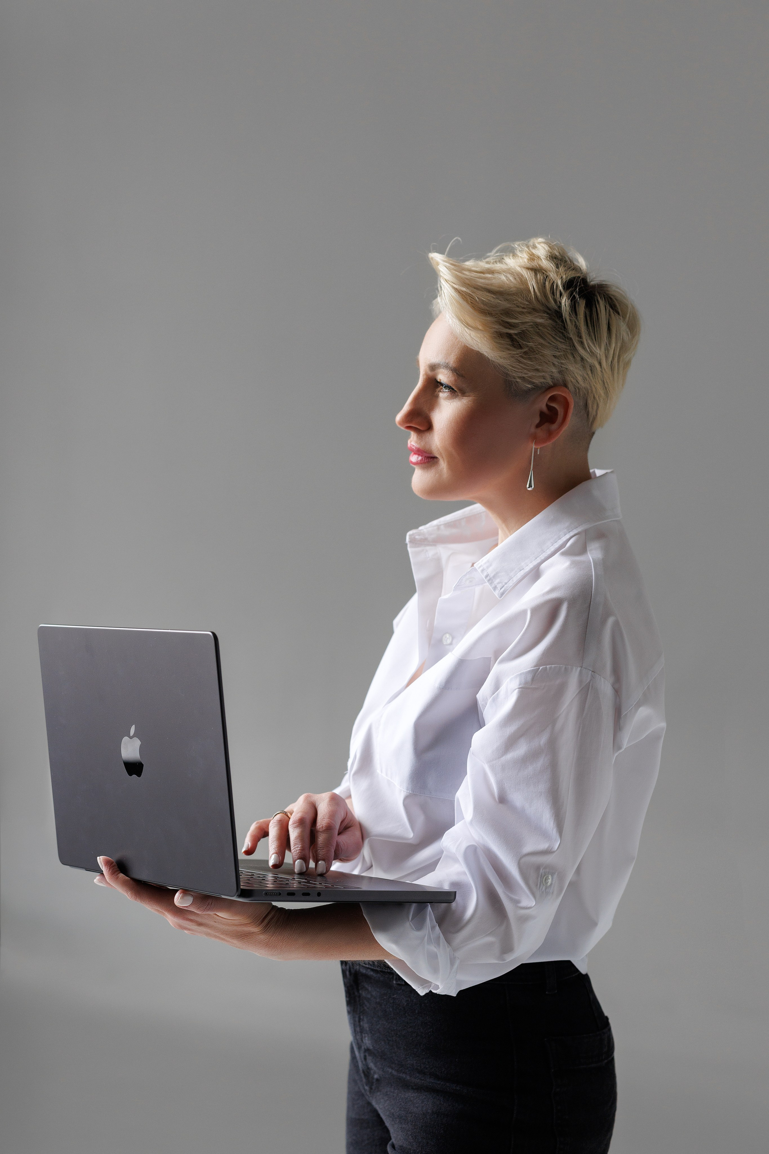 Женский портрет в студии. Фотограф Минск