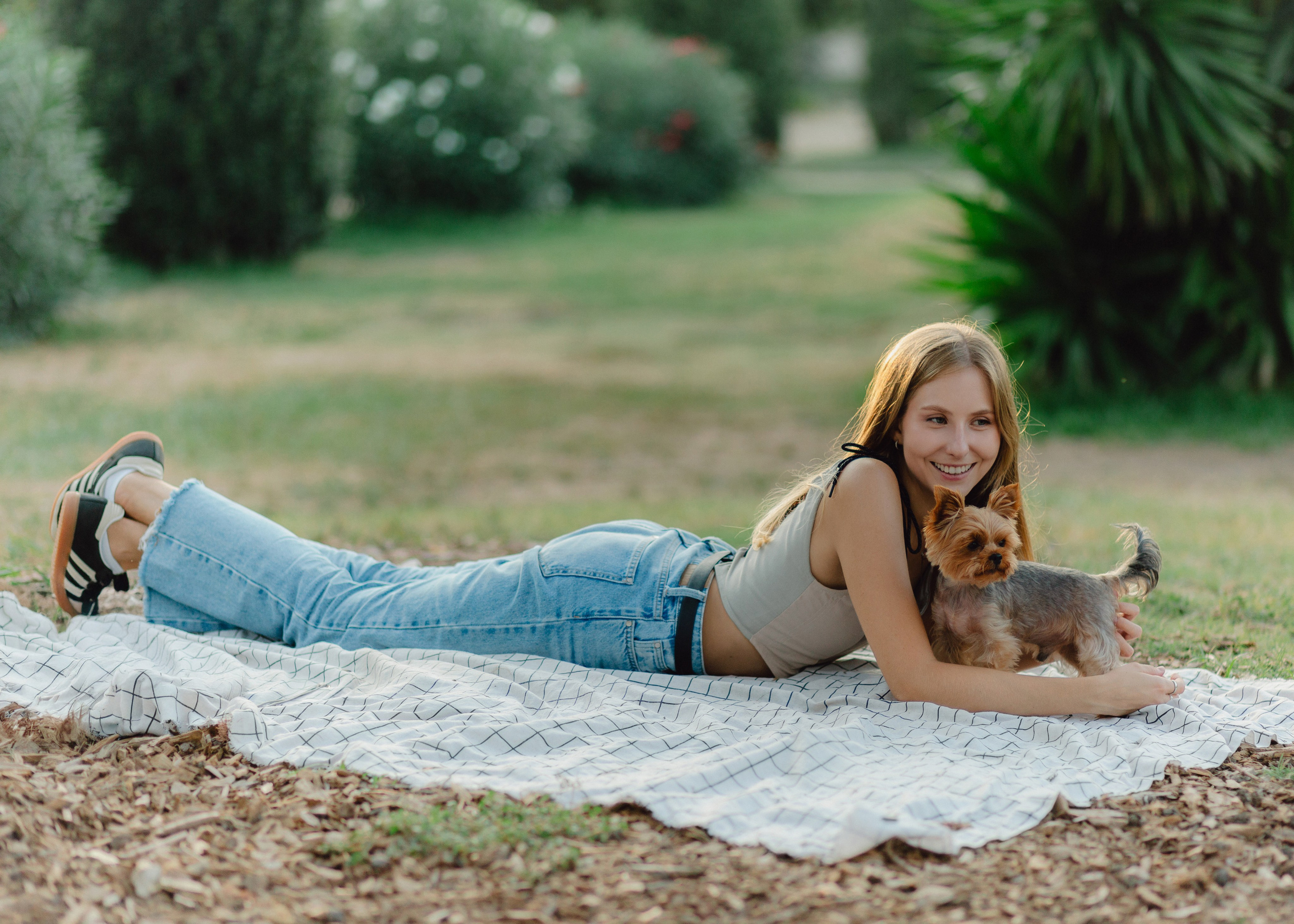 Julia & Her Playful Stitch. Barbara Isaeva