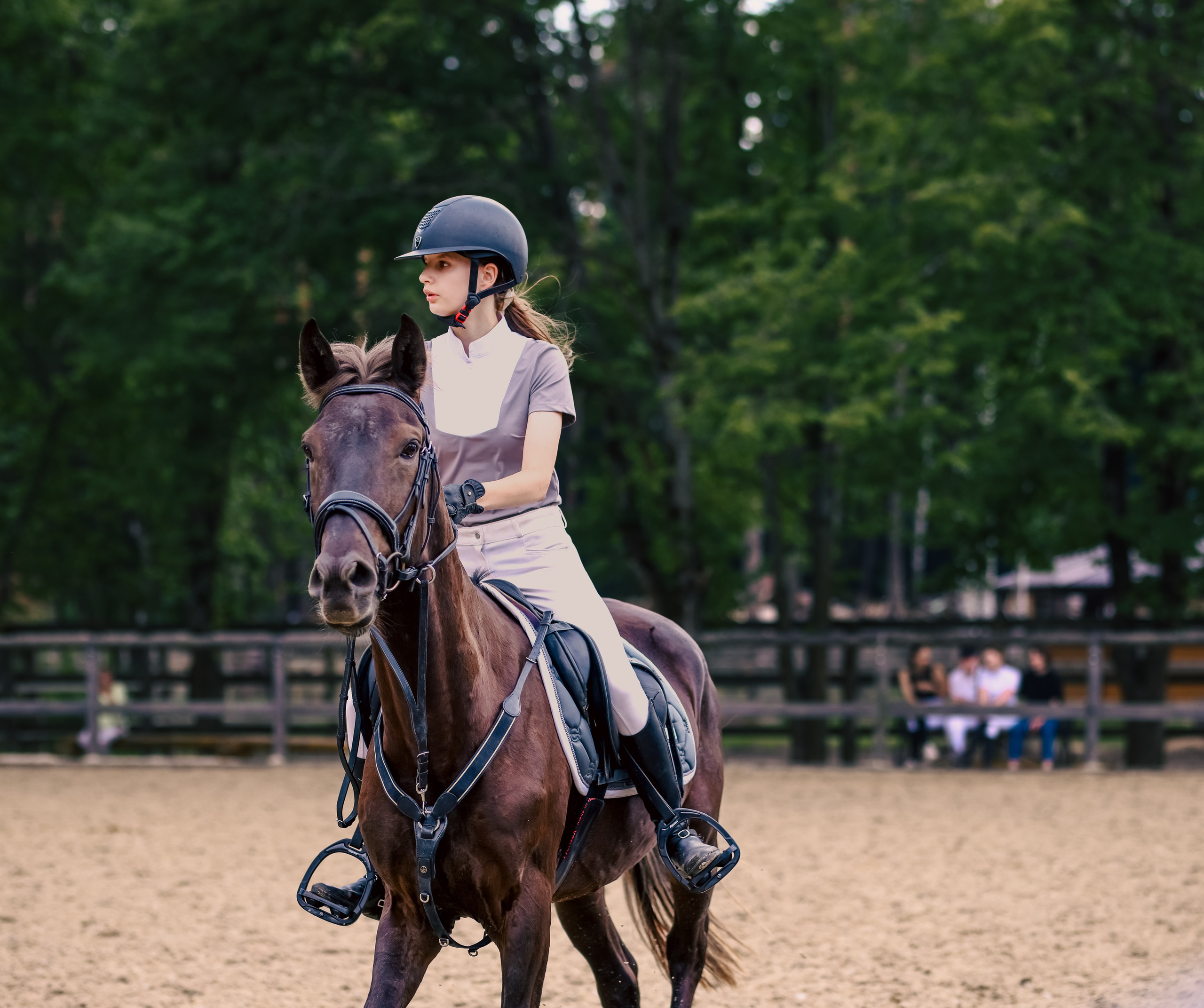 Соревнования по конному спорту. Фотограф репортажей и стритфотосессий в Москве Людмила Смирнова
