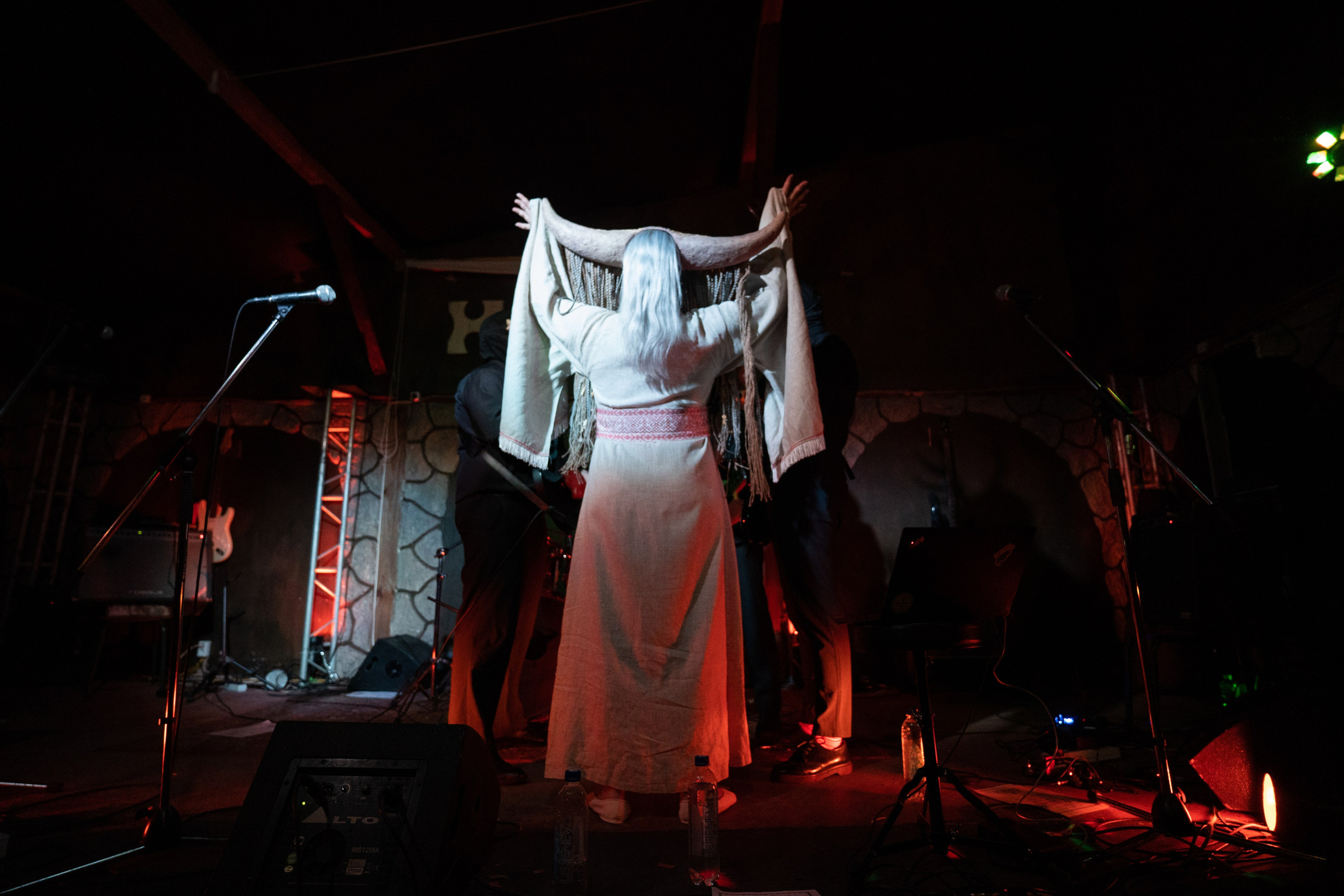 Ночь На Земле|Нора, Псков. Концертный и репортажный фотограф в Санкт-Петербурге Слава Пахомов