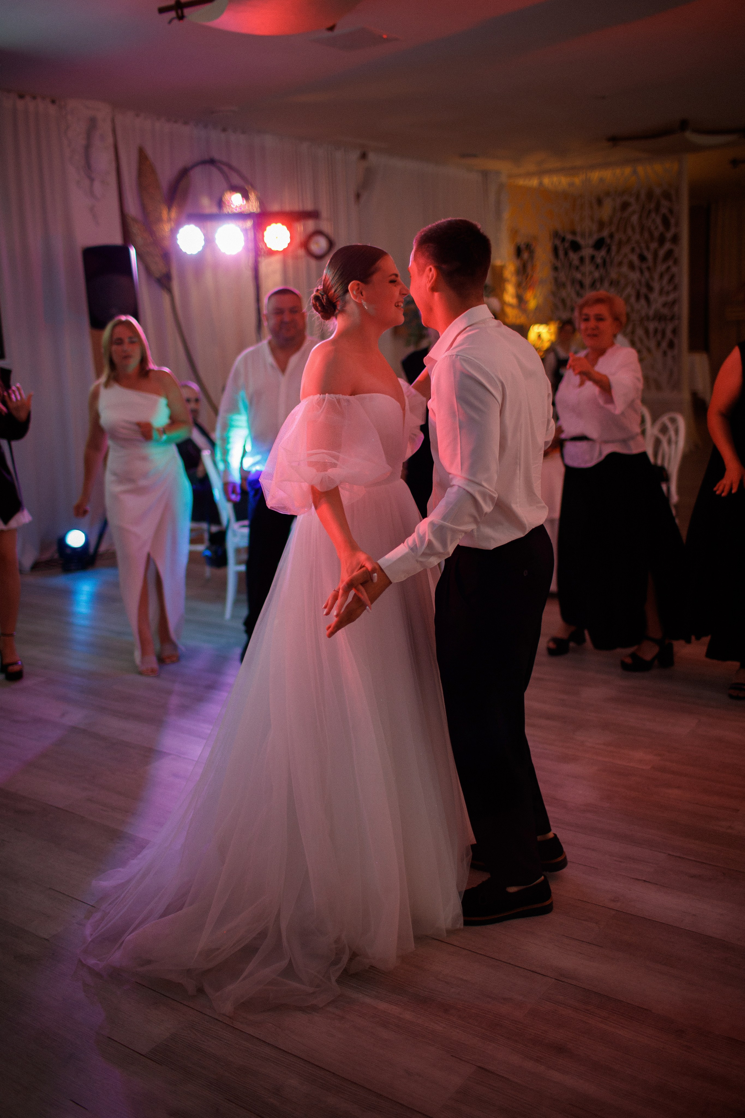 Vlad & Nadya (Saint-Petersburg, Russia). Destination wedding photographer Peter Letu