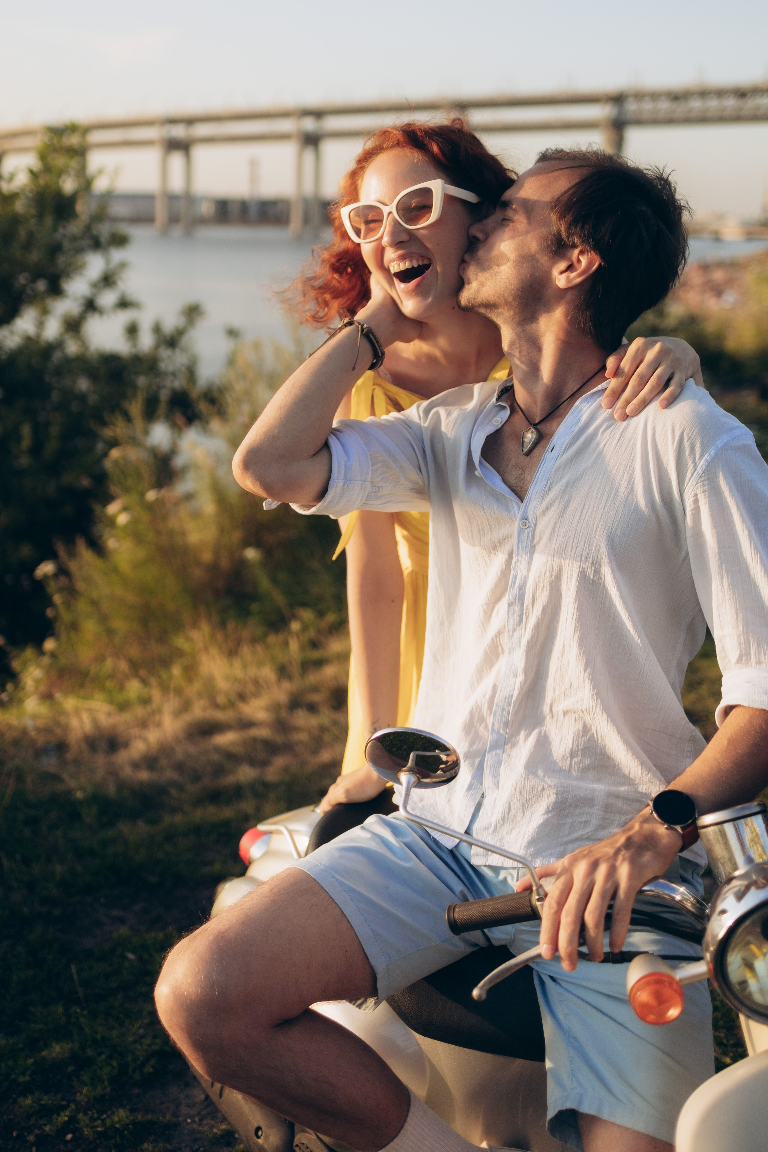 Фотосессия Love story c мопедом. Семейный и детский фотограф в Санкт-Петербурге Павлова Елена