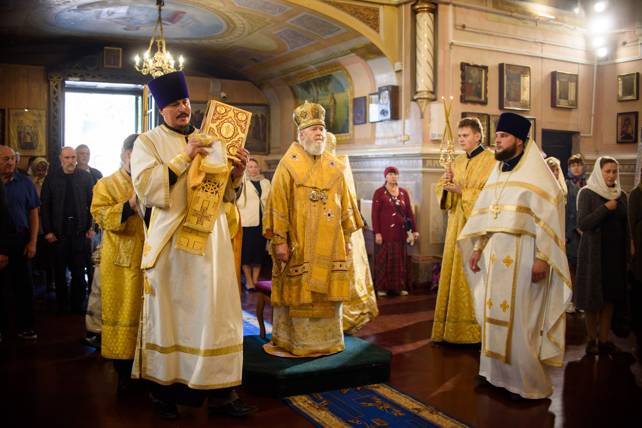 Воскресная литургия 29.10.2023. Семейный и свадебный фотограф в Феодосии и Коктебеле