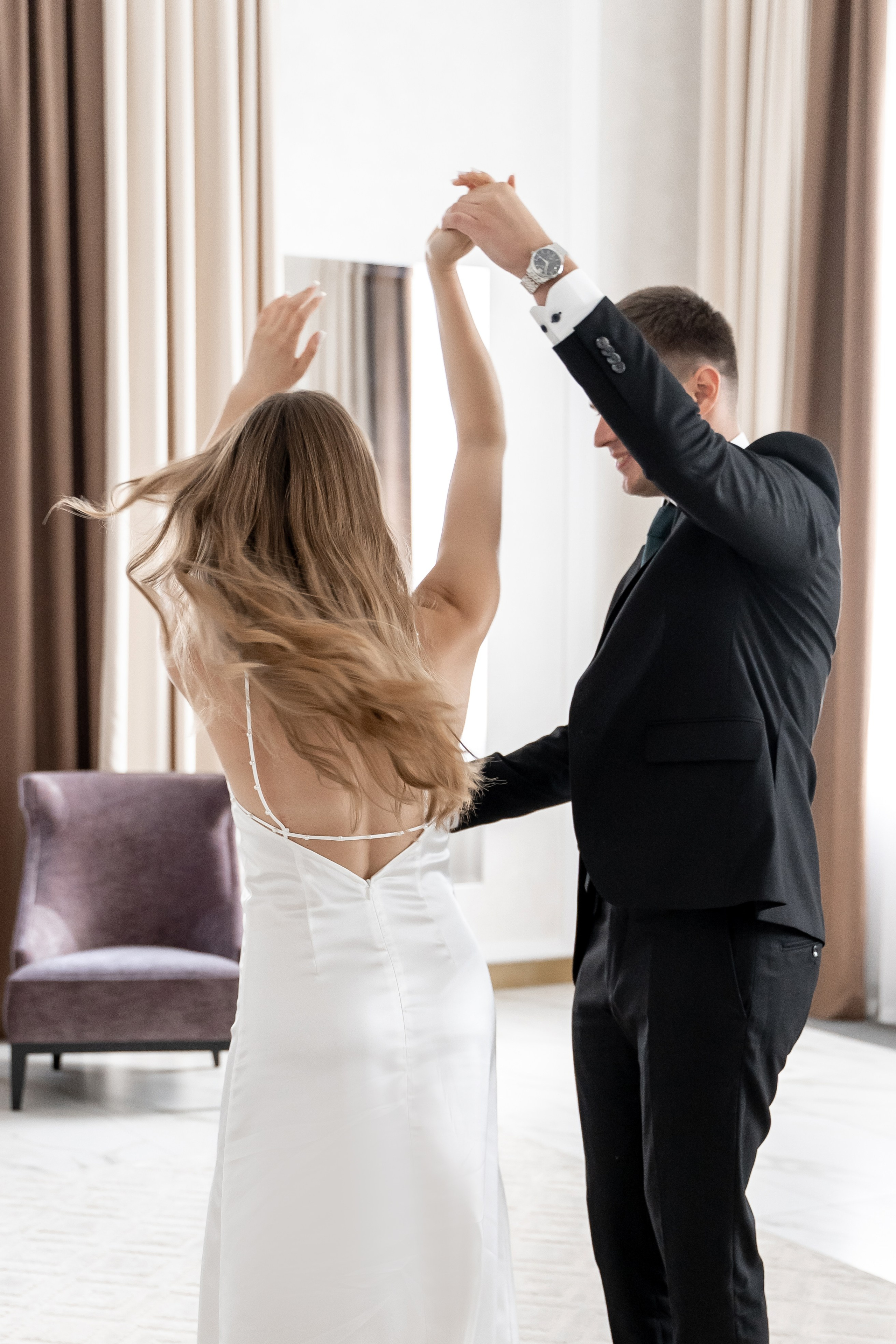 Свадебный фотограф в Москве. Свадебный фотограф Видное, Бутово, Домодедово, Щербинка, Царицыно. Роспись во дворце бракосочетания Южное Бутово. Регистрация брака в Москве и Московской области. Фотограф на свадьбу. Свадебная фотосессия в центре Москвы. Фотосессия свадебного банкета  в ресторане. Выездная регистрация брака. Фотосессия молодоженов. Свадебная прогулка. Жених и невеста в день свадьбы. Wedding in Moscow. Свадебная фотосессия  в Барвихе. Стильная свадебная фотография. Сборы жениха и невесты в день свадьбы. 