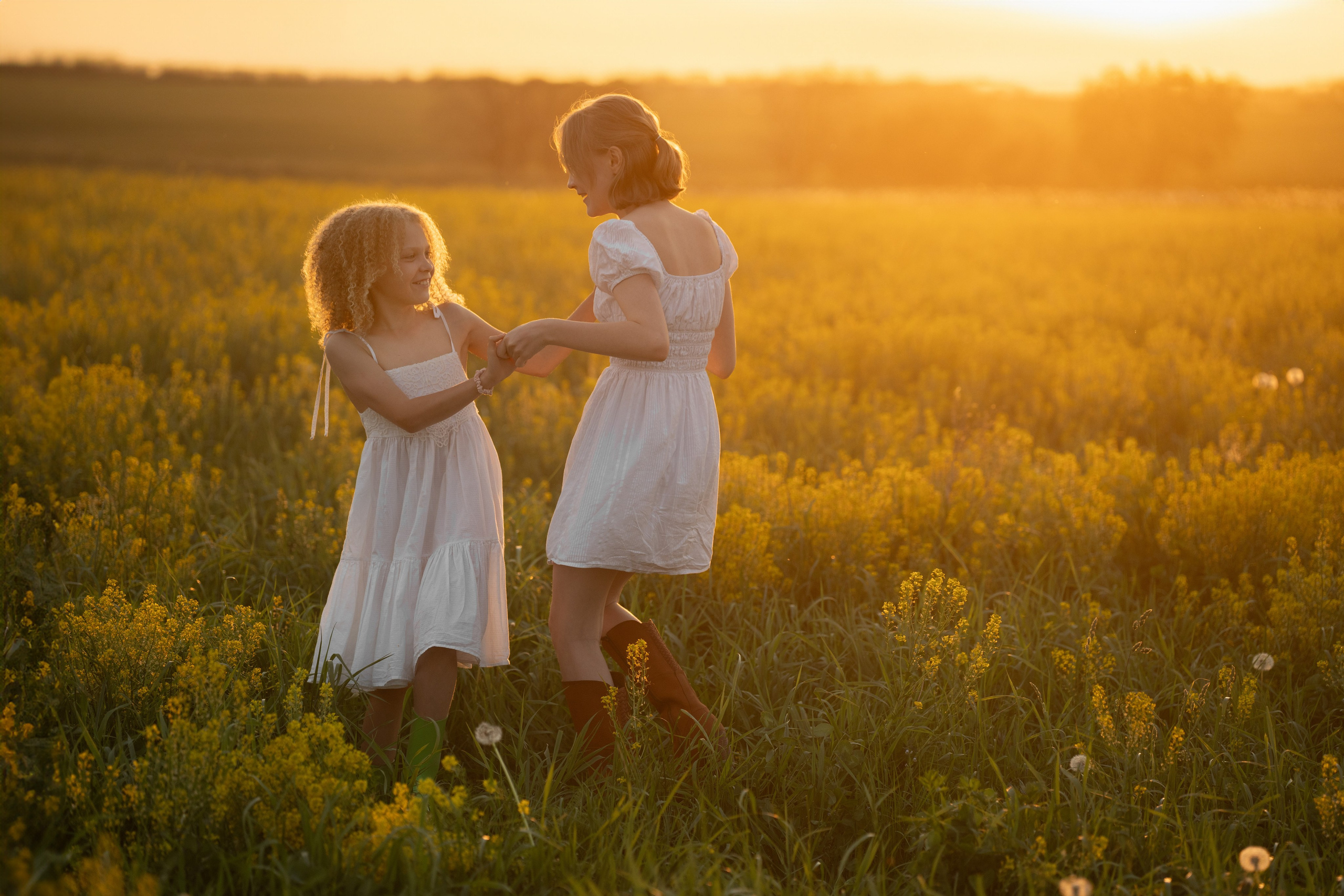 фотосессия детей летом, фотография детей фотосессия, сделать фотографию ребенка, детская фотосессия ребенка, фотосессия с ребенком, фотосессия в цвету, фотосессия с цветами, фотосессия в поле, фотосессия на закате, девичья фотосессия