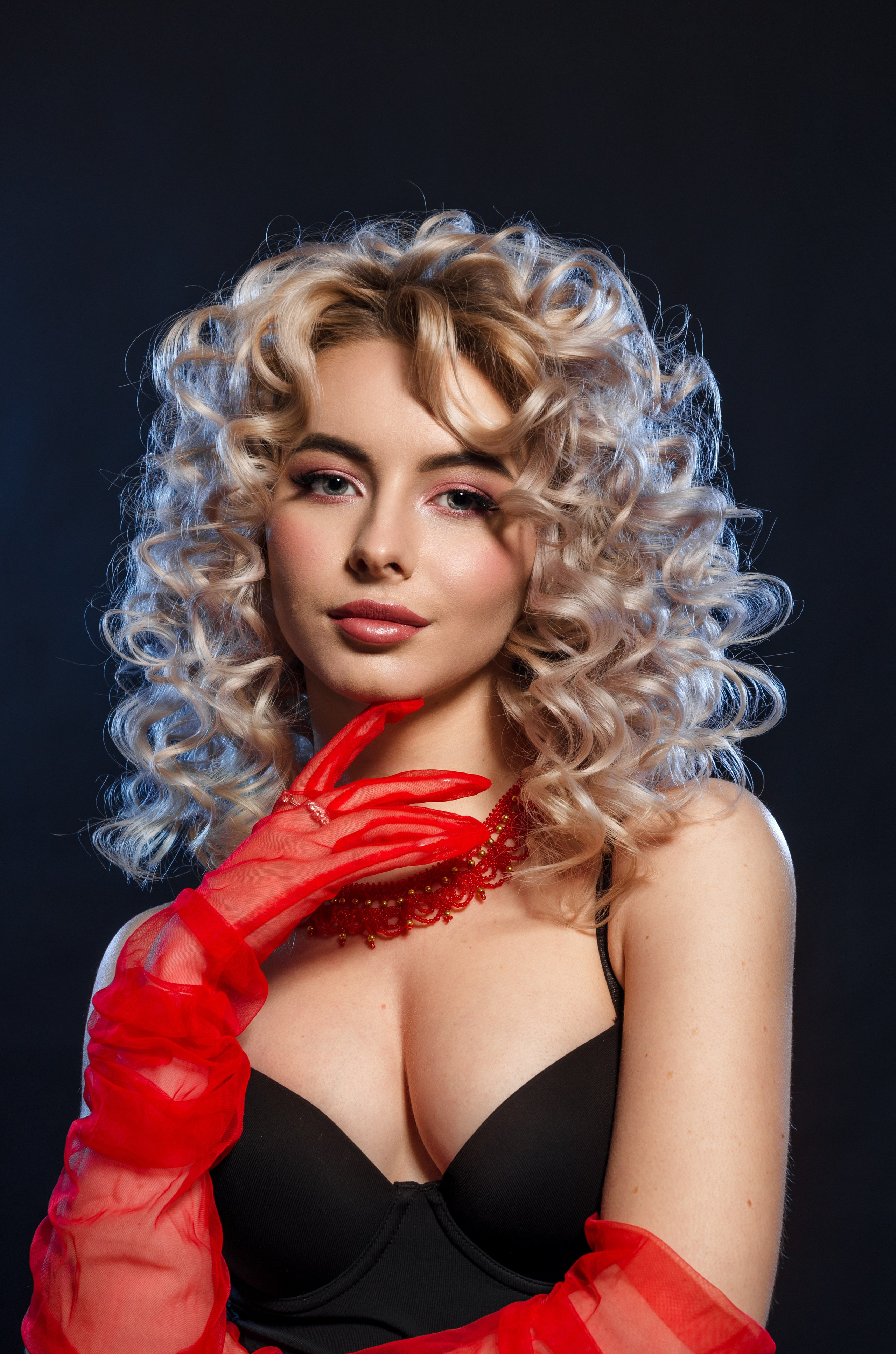 Съемки в студии. Индивидуальные, семейные, студийные съемки в Серпухове и за пределами