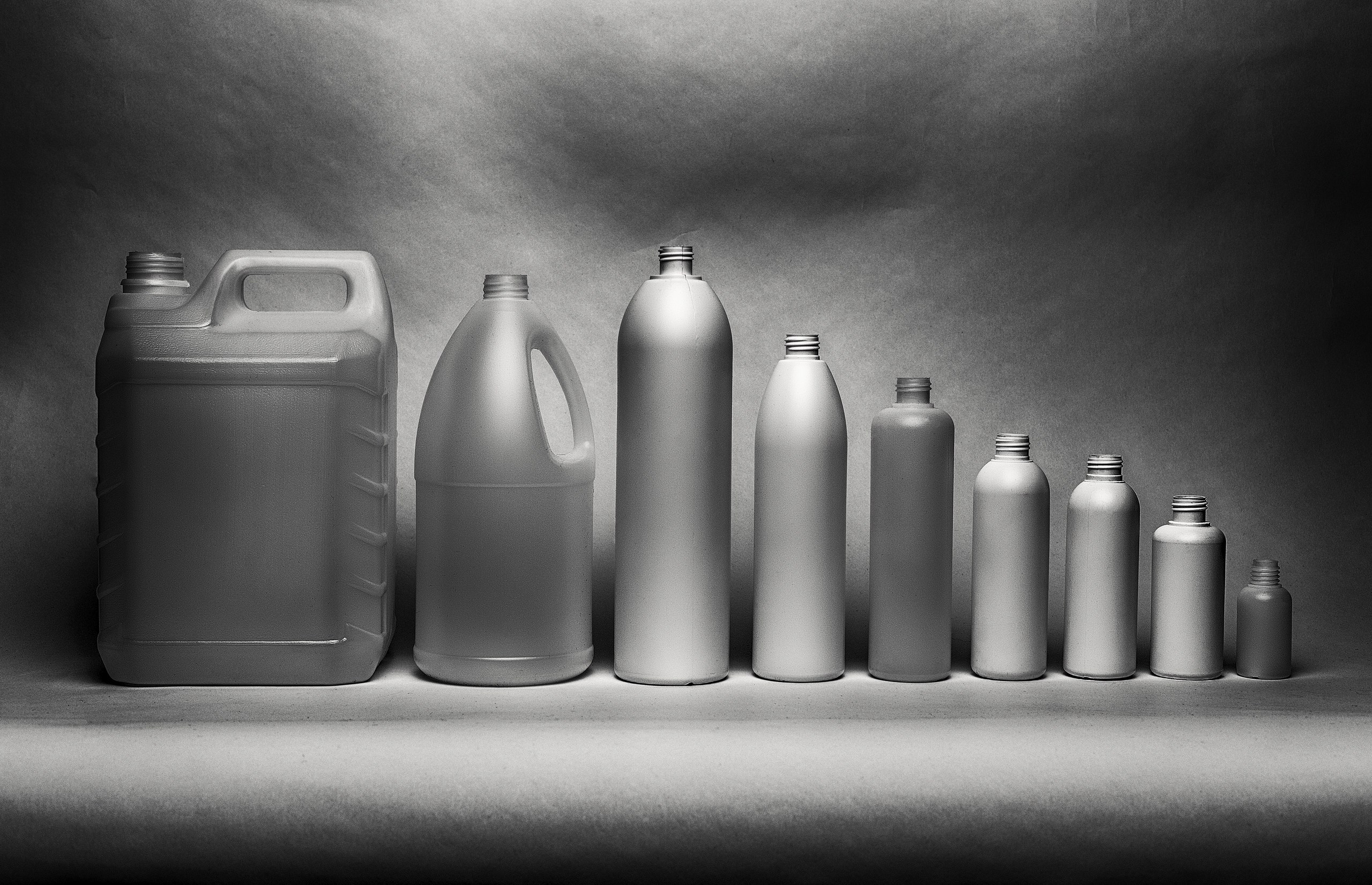 Съемка бутылей для шампуня Казань, бутыли шампуня на мятом фоне