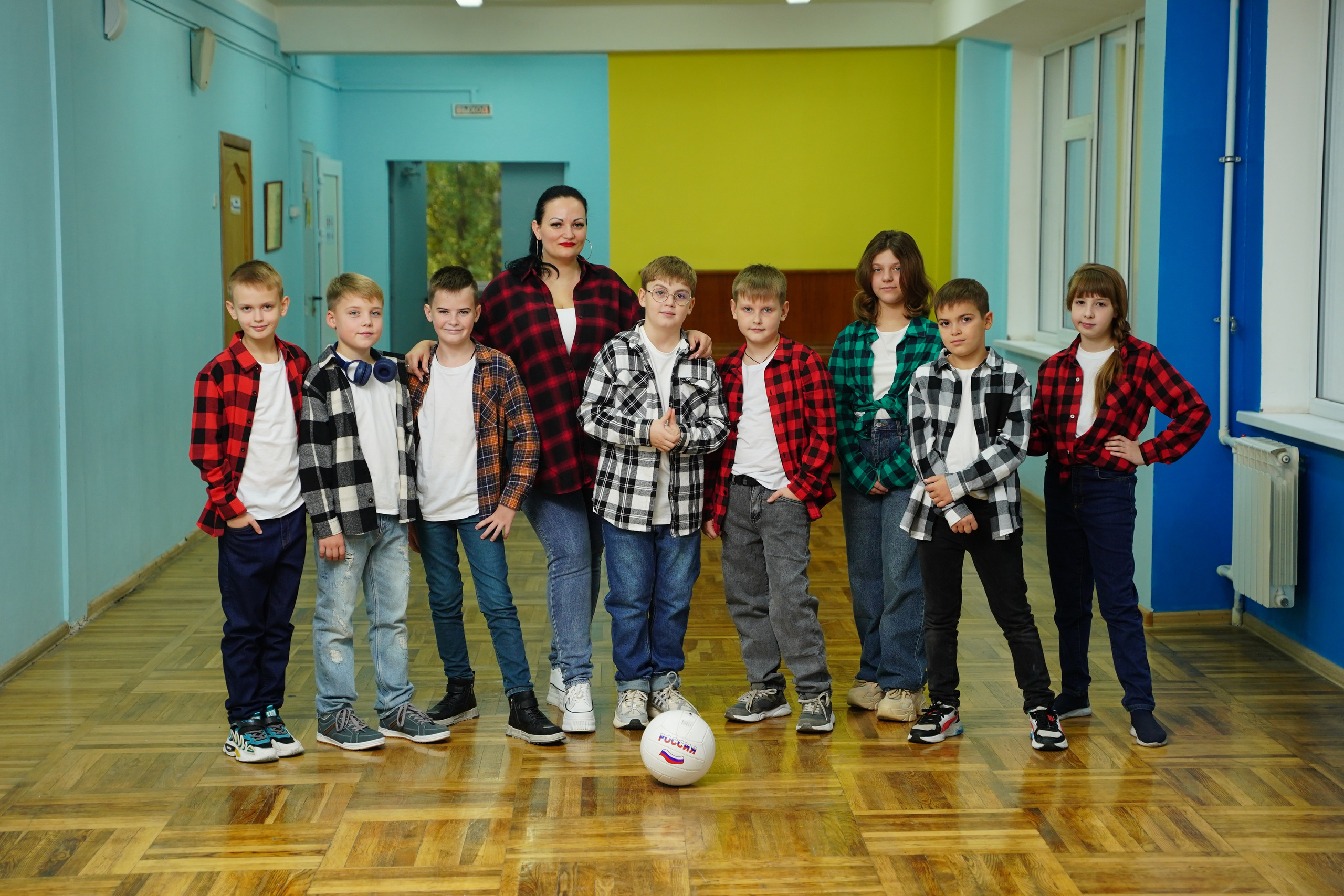 4 кл Мелкие группы. MEMENTO.Выпускные альбомы, школьные, юбилейные и другие книги. Ростов-на-Дону