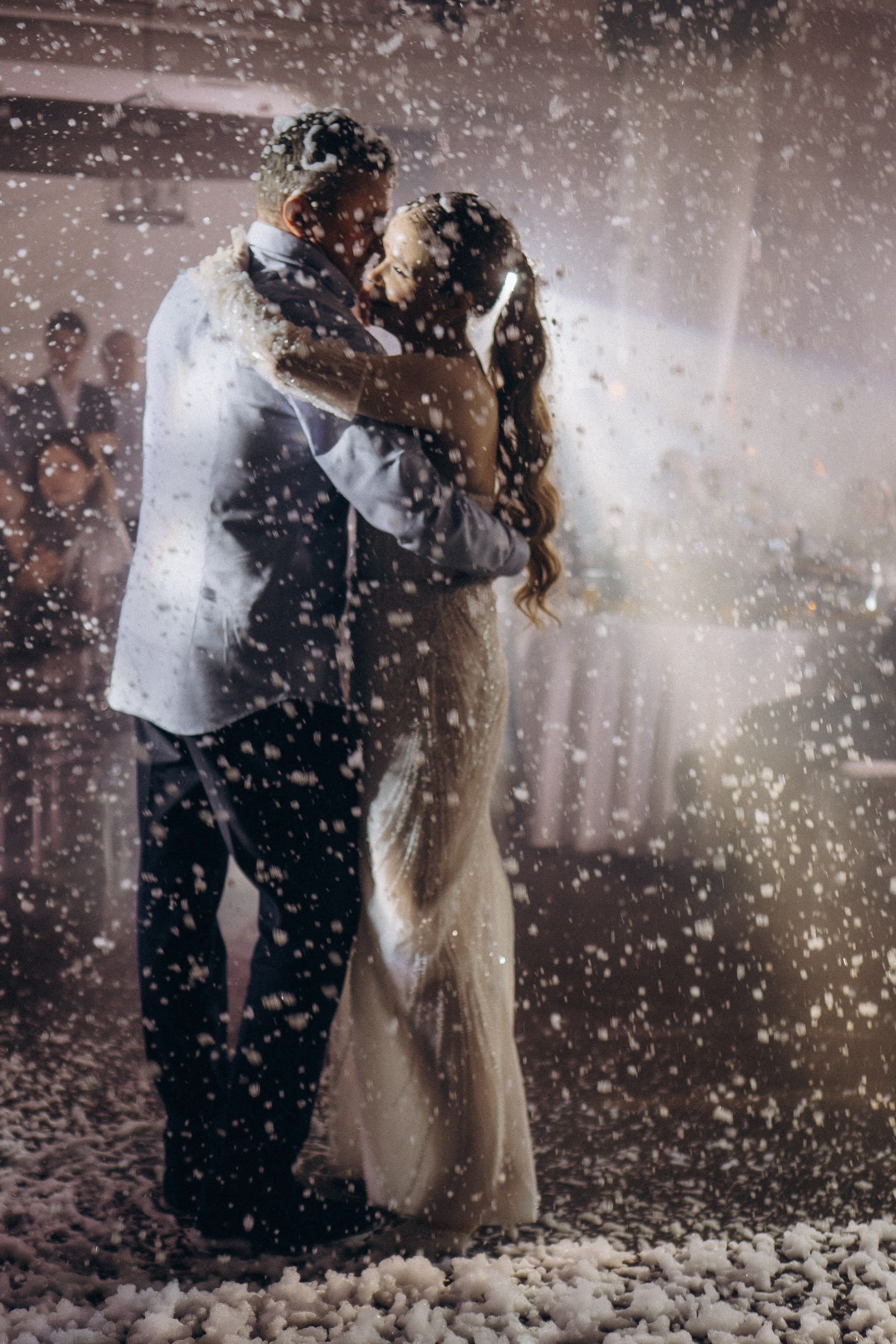 ТАНЕЦ С ПАПОЙ СВАДЕБНМ БАНКЕТЕ (СНЯТО В СИБИРЕ В НИЖНЕВАРТОВСКЕ). Профессиональный фотограф, Санкт-Петербург — Виктория Богомолова