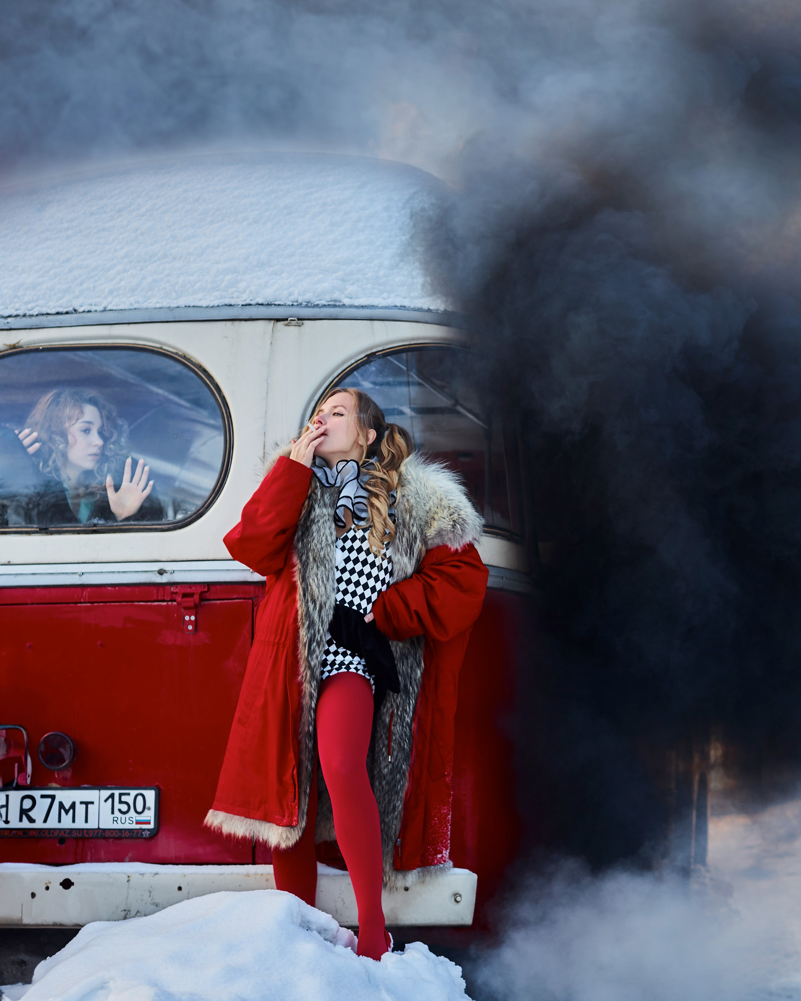 СССР. Встреча Нового Года посреди леса в заглохшем автобусе. Фотограф. Love story, портрет, индивидуальные съемки. Фудфотограф