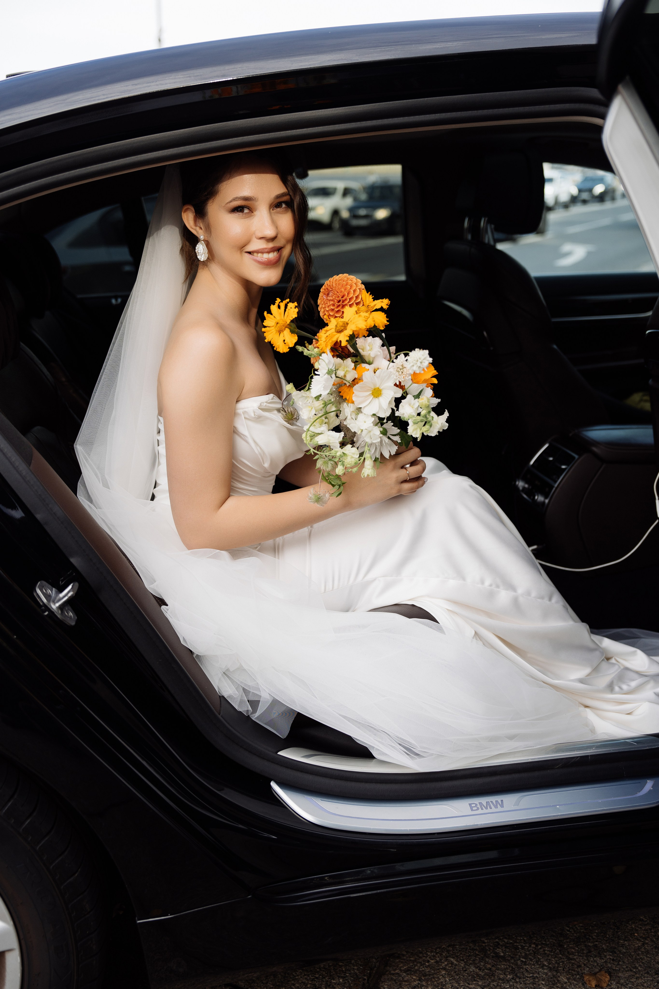 Оранжевая свадьба в гребешках. Свадебный фотограф организатор в Санкт-Петербурге Ассоль Опарина