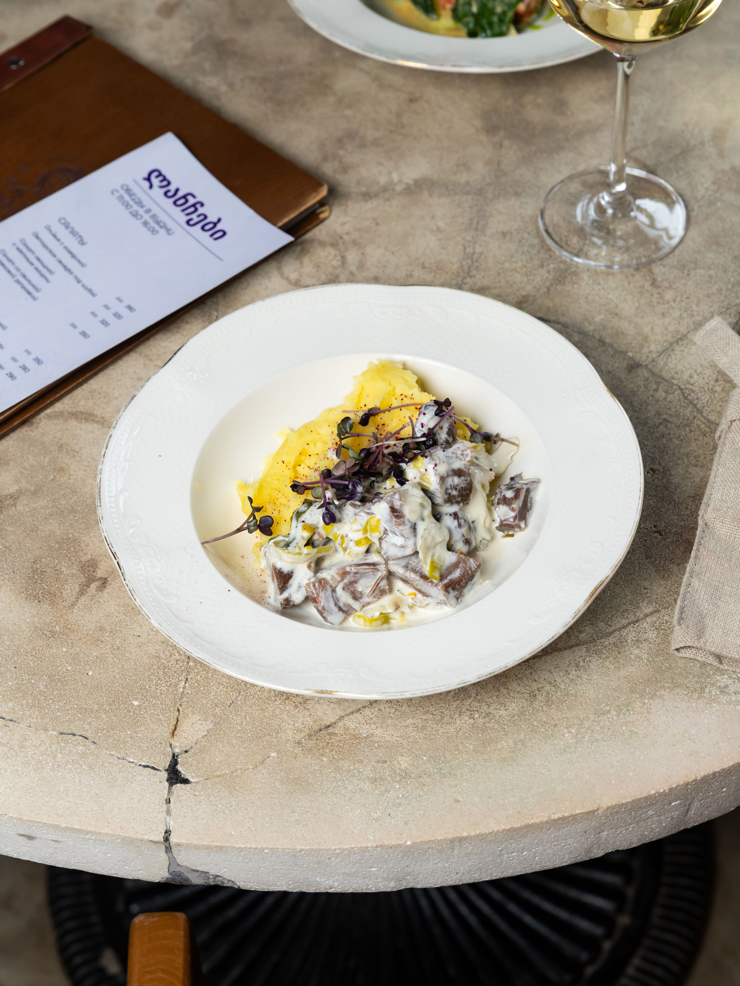 27.02.2026 Нино играет в домино. ФОТОГРАФ ВИНОГРАДОВА ДАРЬЯ