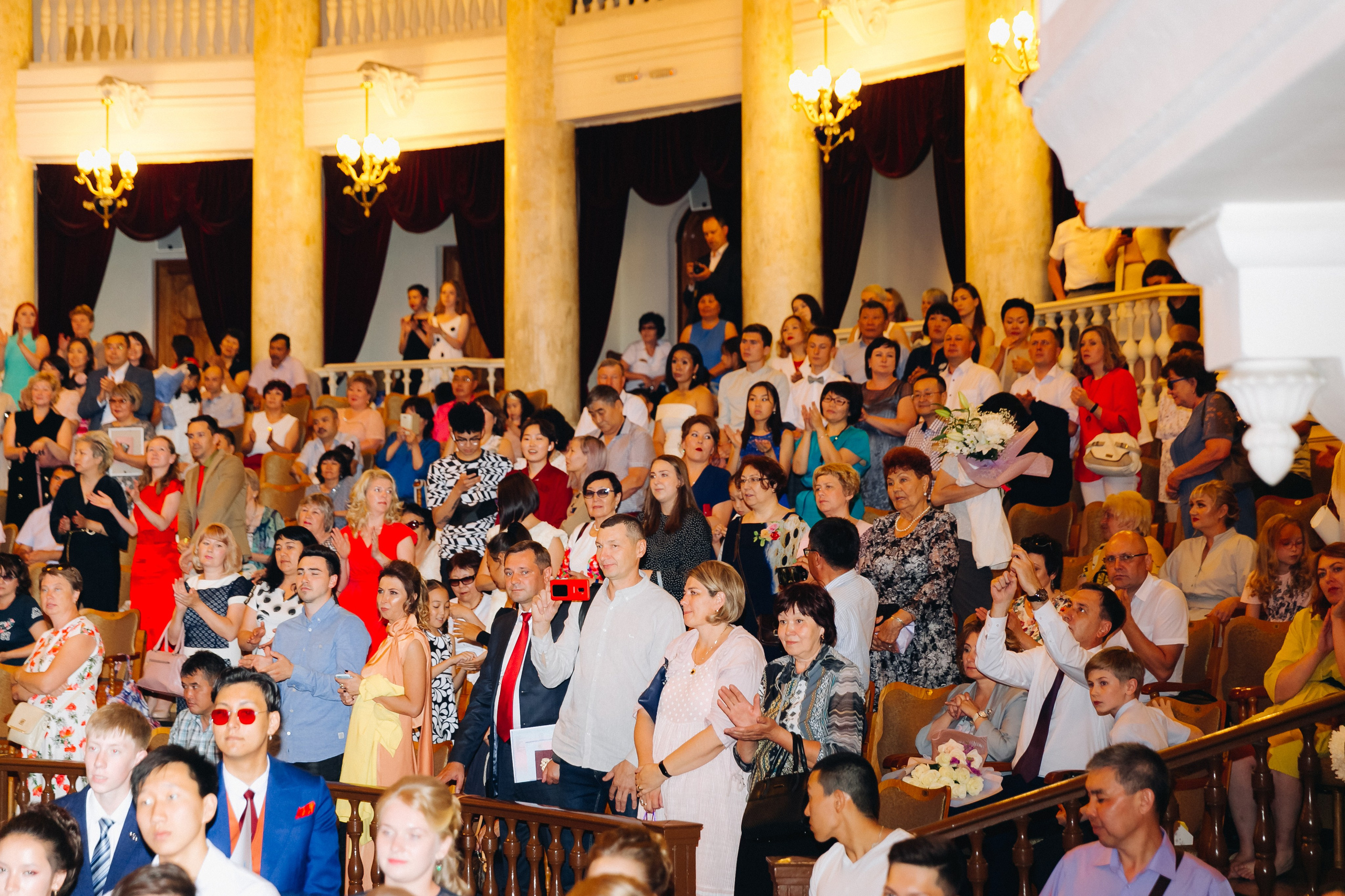 Вручение аттестатов 14 Гимназия. Свадебный и семейный фотограф в Улан-Удэ