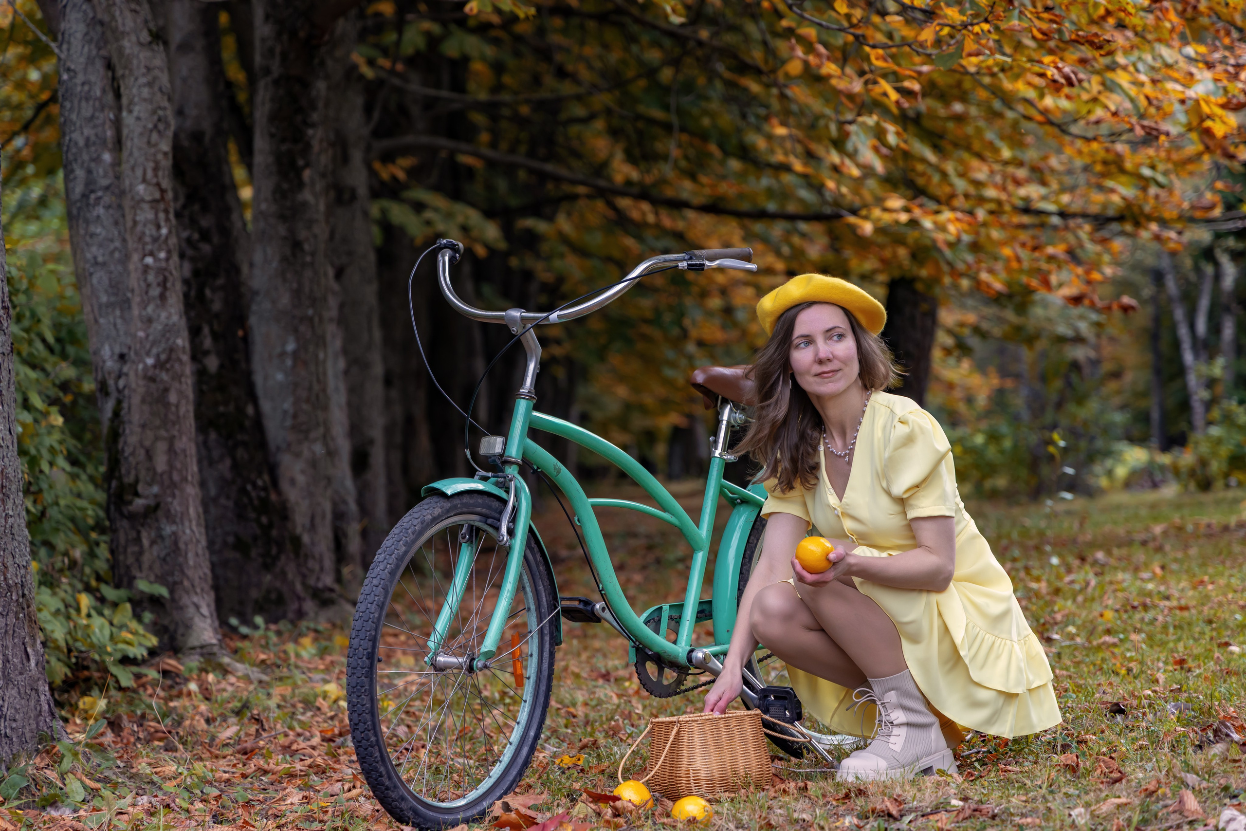 Жёлтая осень и ретро-велосипед. Репортажный, семейный и студийный фотограф в Москве Демин Алексей