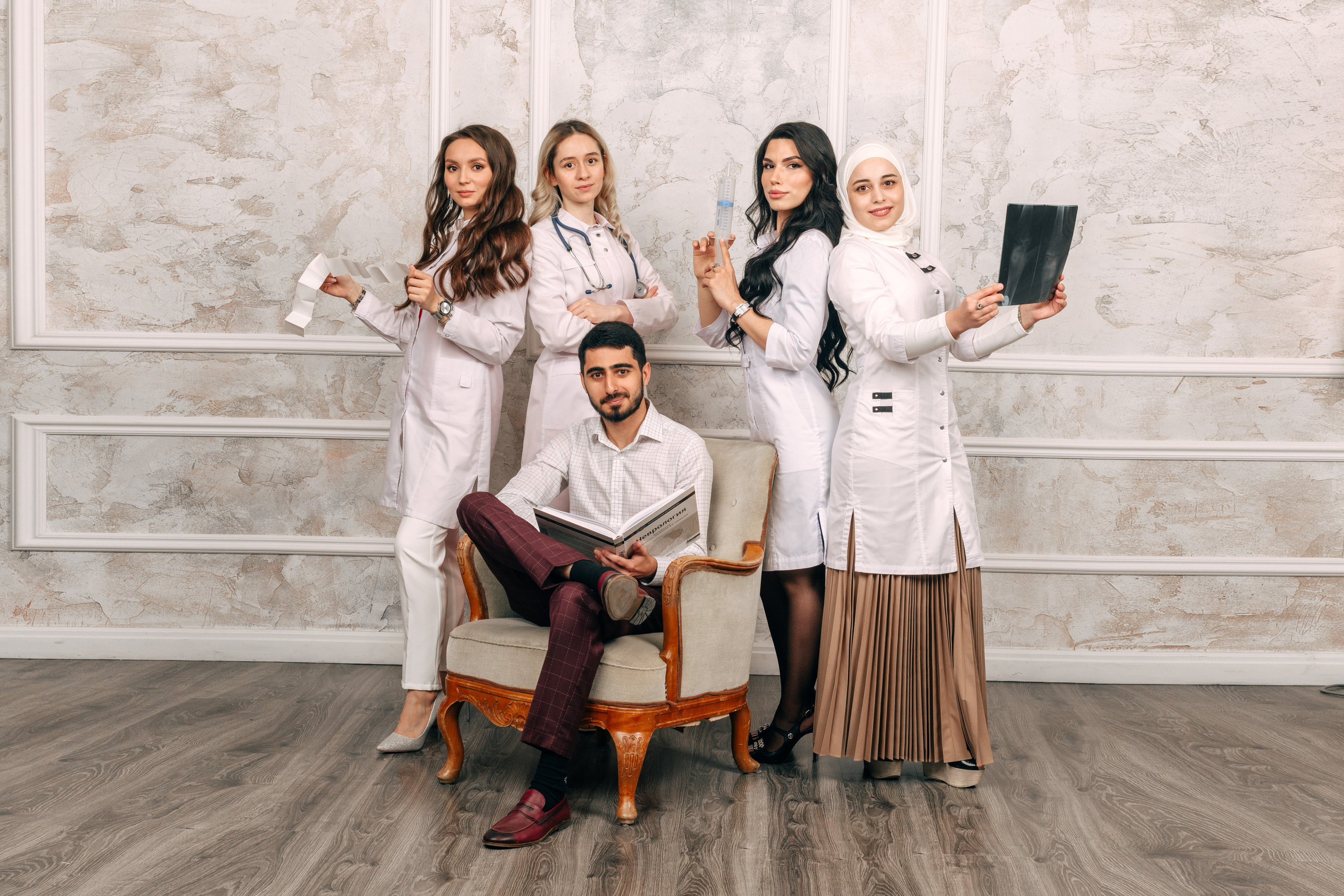 АГМУ портреты и групповые фото. Свадебный и школьный фотограф в Астрахани