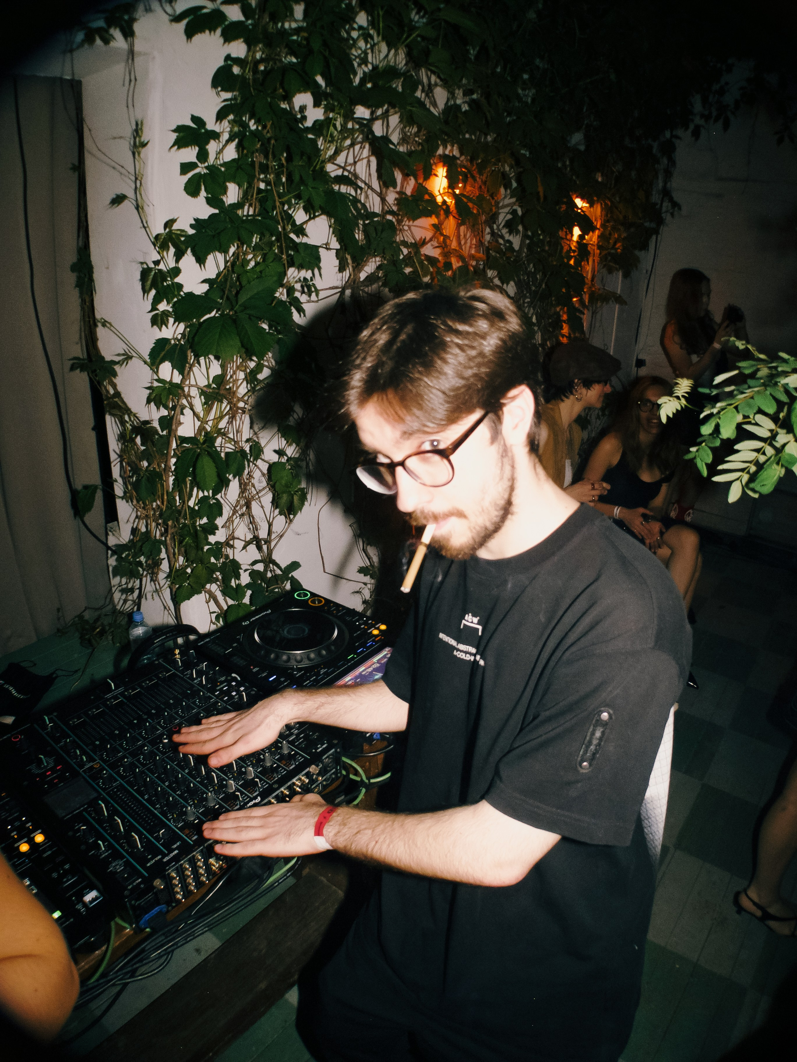 Connected sessions #2 ph by @rusagee / at YAUZA. TENZO | Creative Producer / Art Director