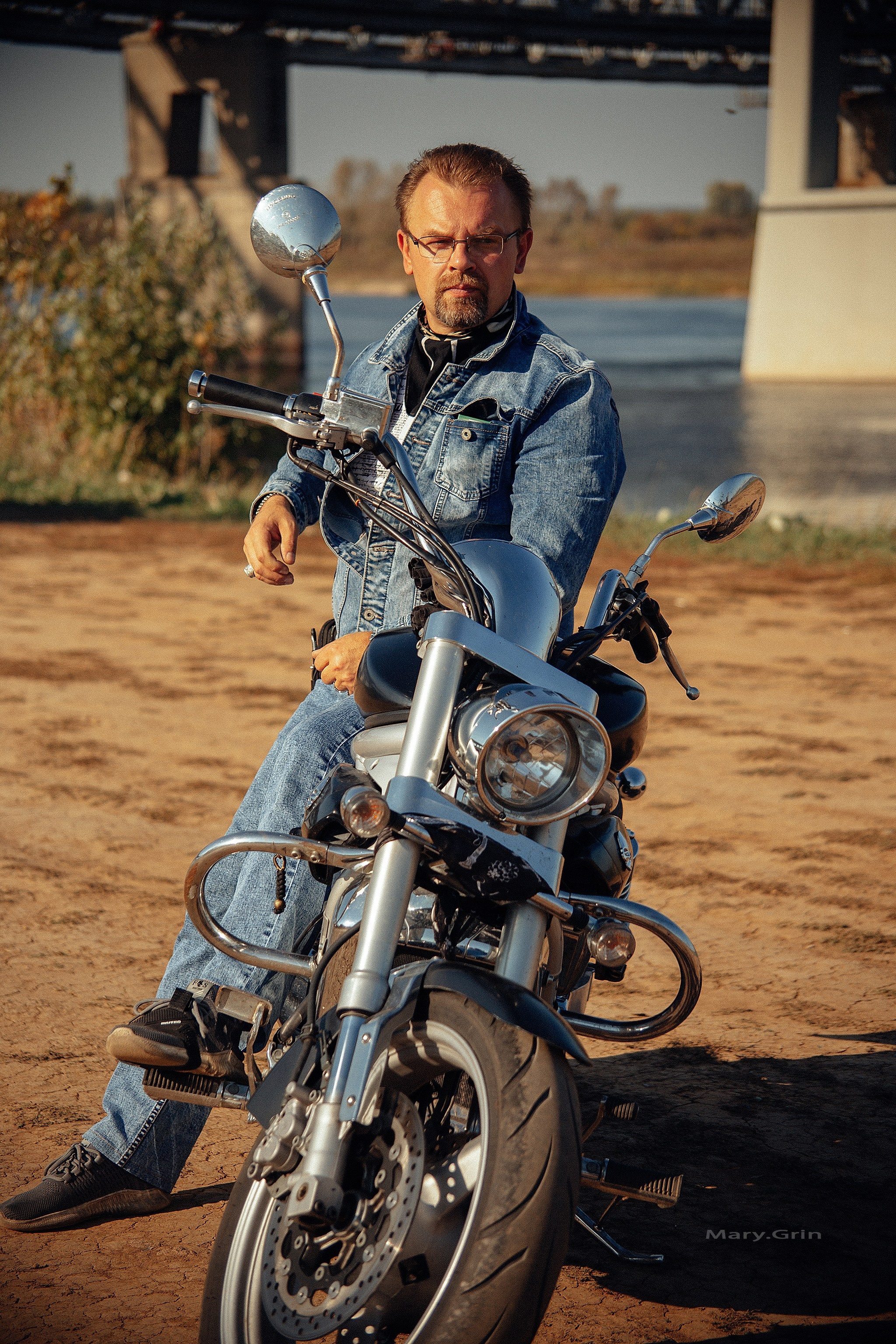 Дмитрий с мотоциклом. Детский и семейный фотограф, фотограф мероприятий Нижний Новгород