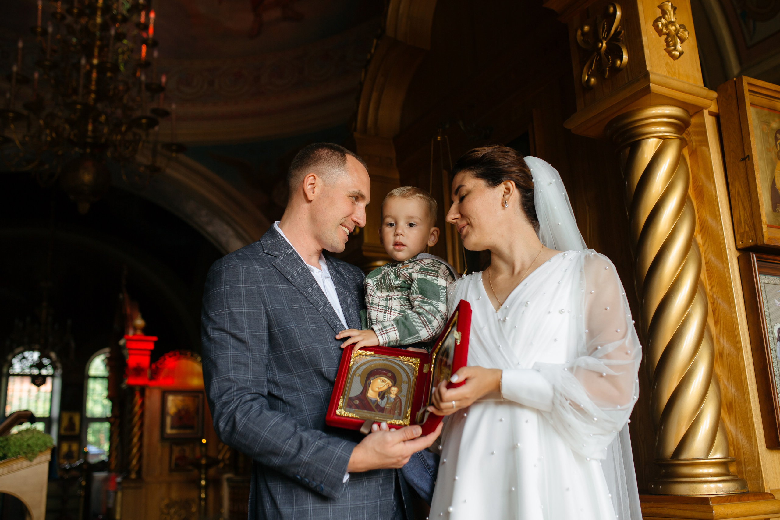 Церковь Покрова Пресвятой Богородицы в Осеченках г. Раменское. Свадебный и семейный фотограф