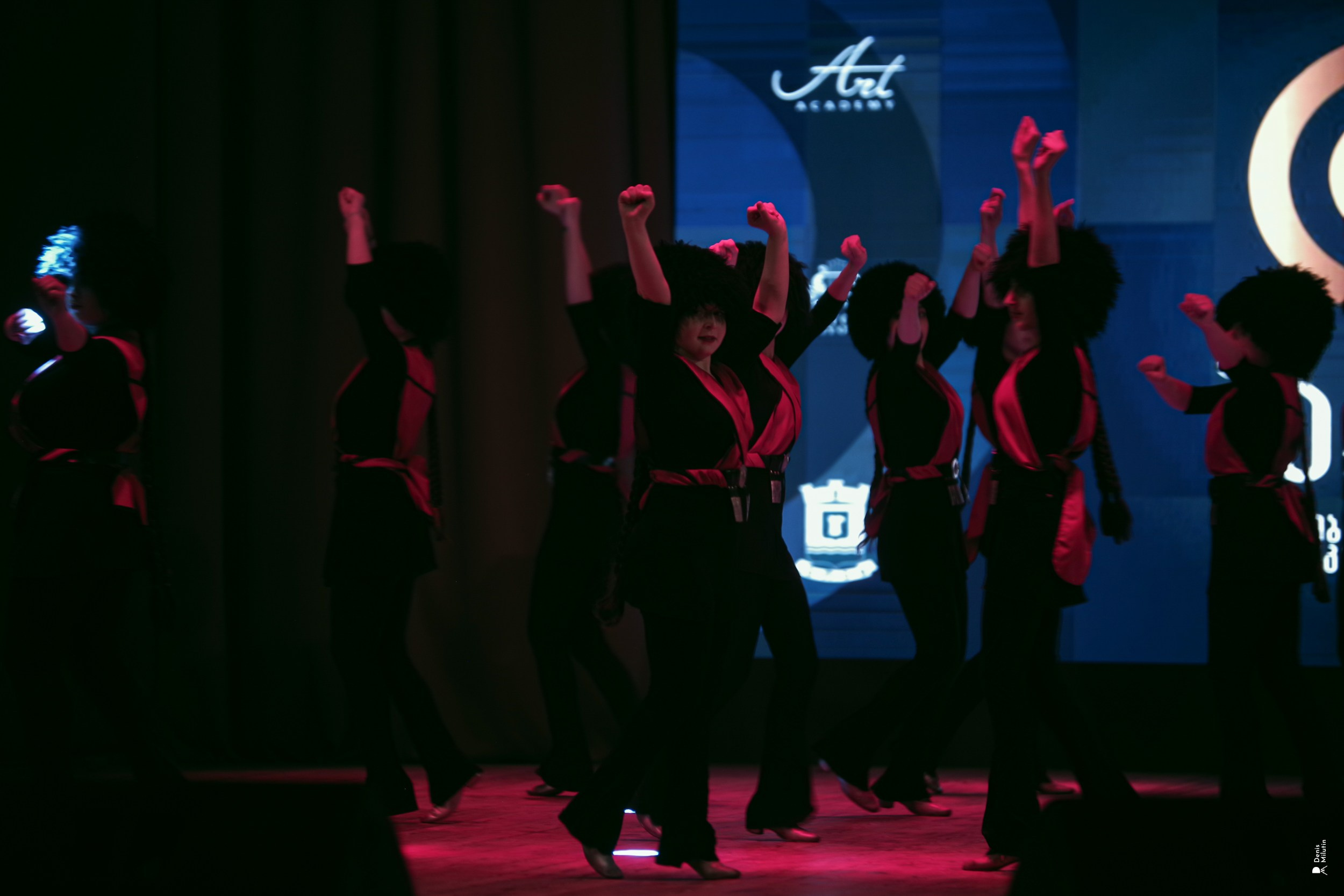 Танцы в Хоби. Портретный фотограф Денис Милютин