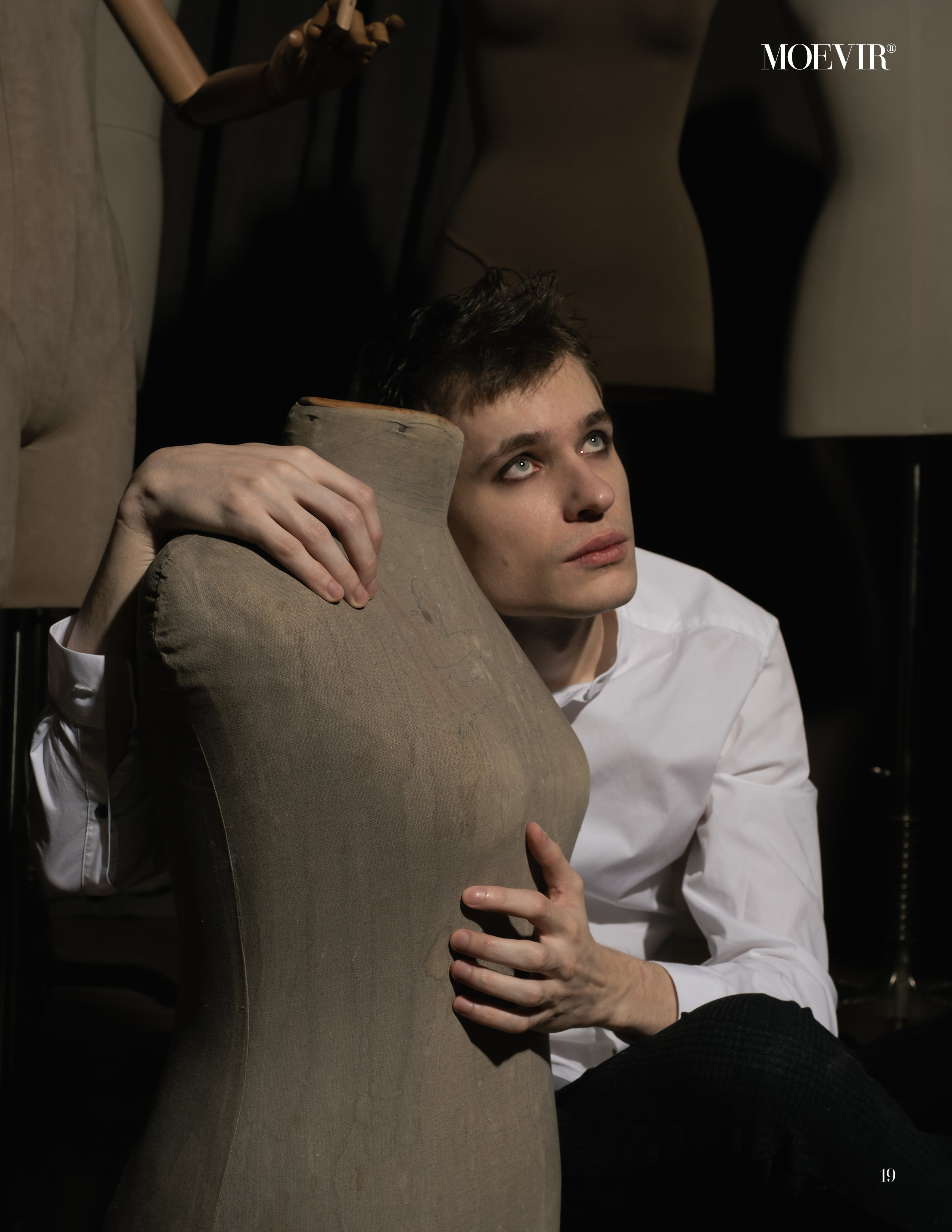 MOEVIR Paris, France. Фотограф в Москве. Женский и мужской портрет, лавстори (love story)