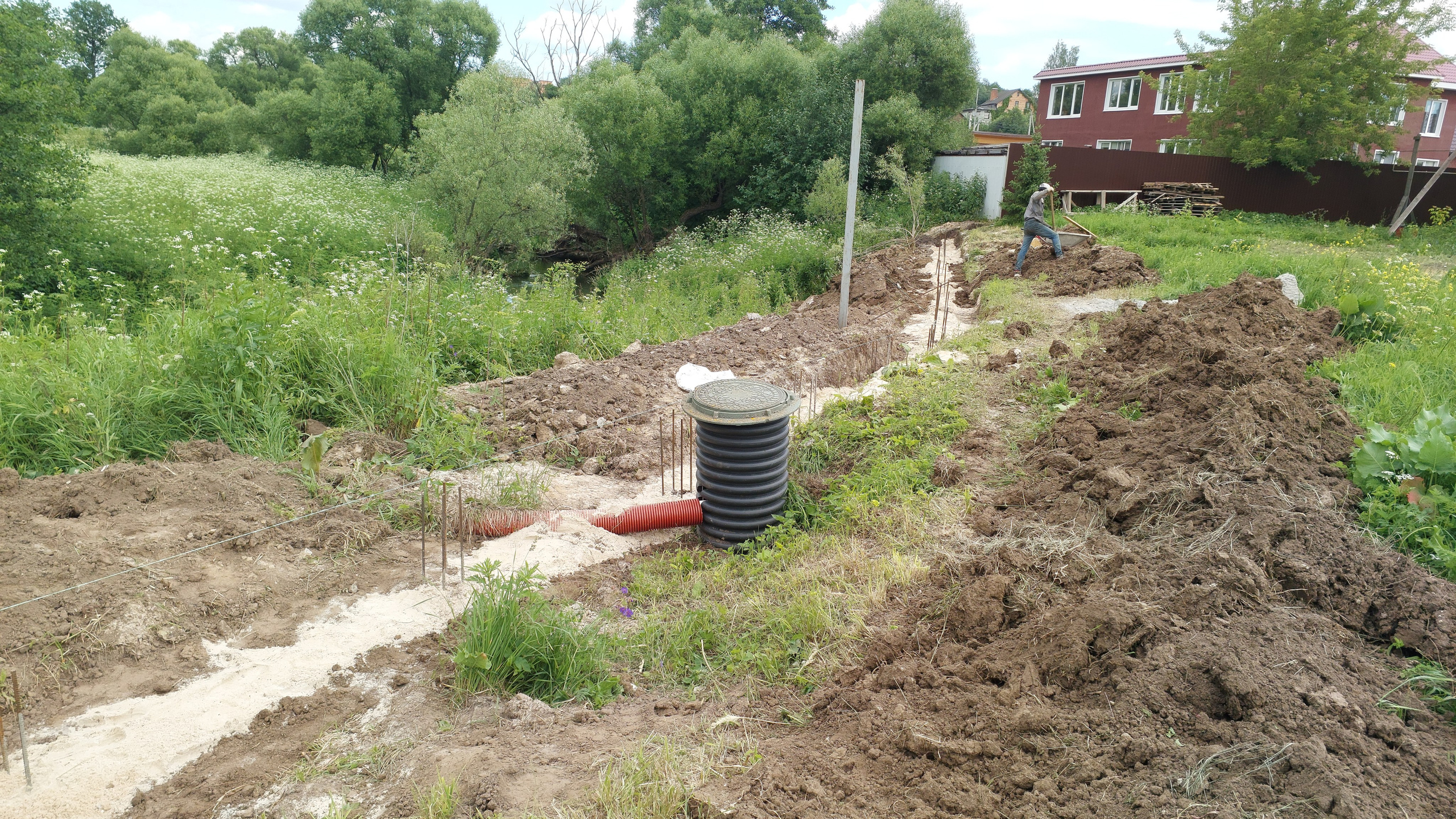  Установка забора вокруг территории питомника.