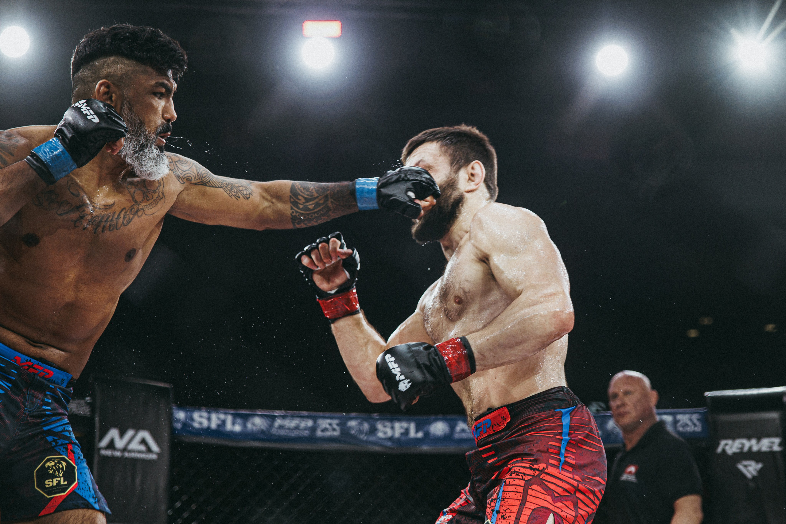 MFP255 ДУГЛАС РИБЕЙРО VS МАКСИМ БУТОРИН. Фотограф Иркутск Антипин Сергей