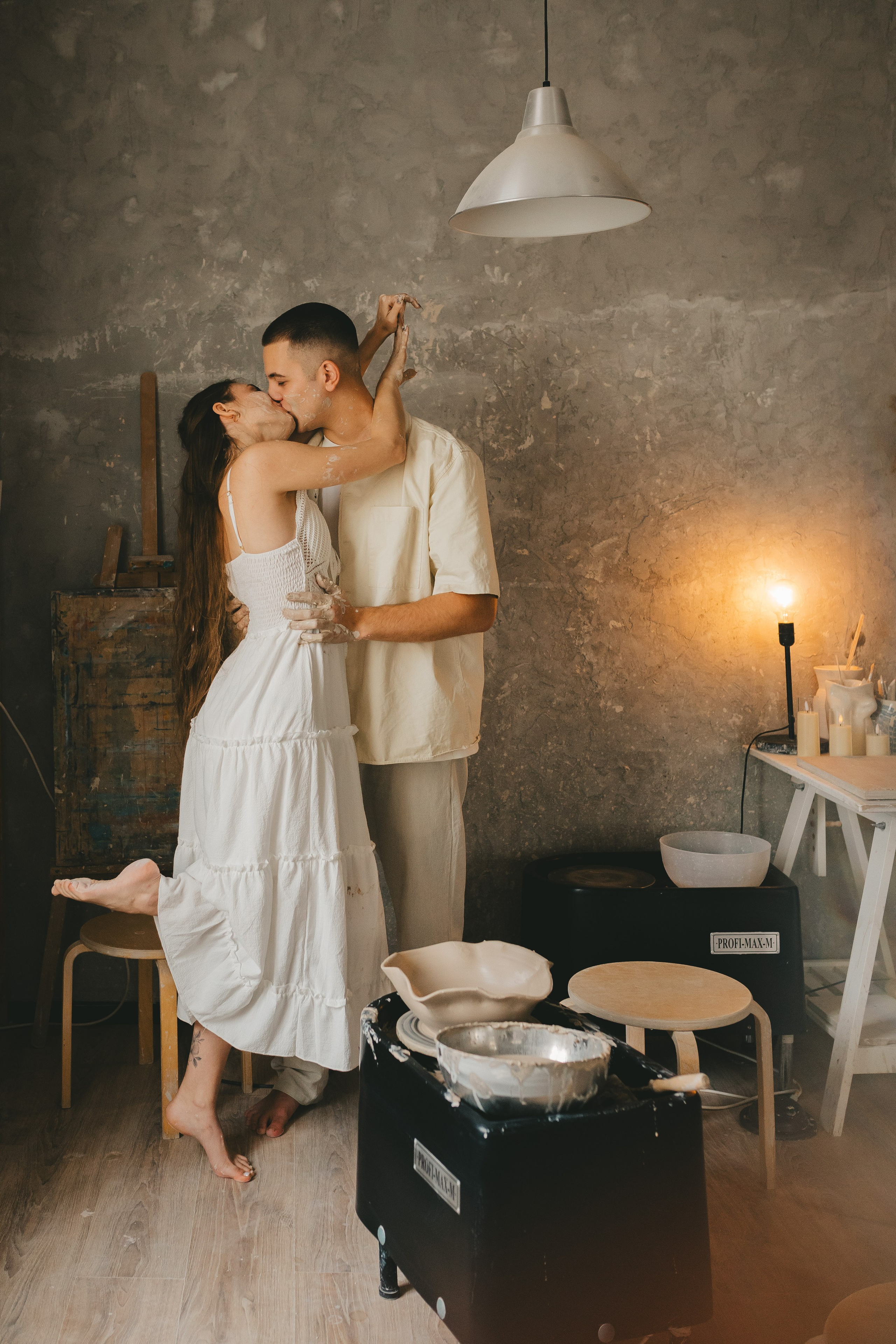 Дима и Даша в гончарной мастерской. Семейный lifestyle фотограф в Санкт-Петербурге Людмила Пахомова