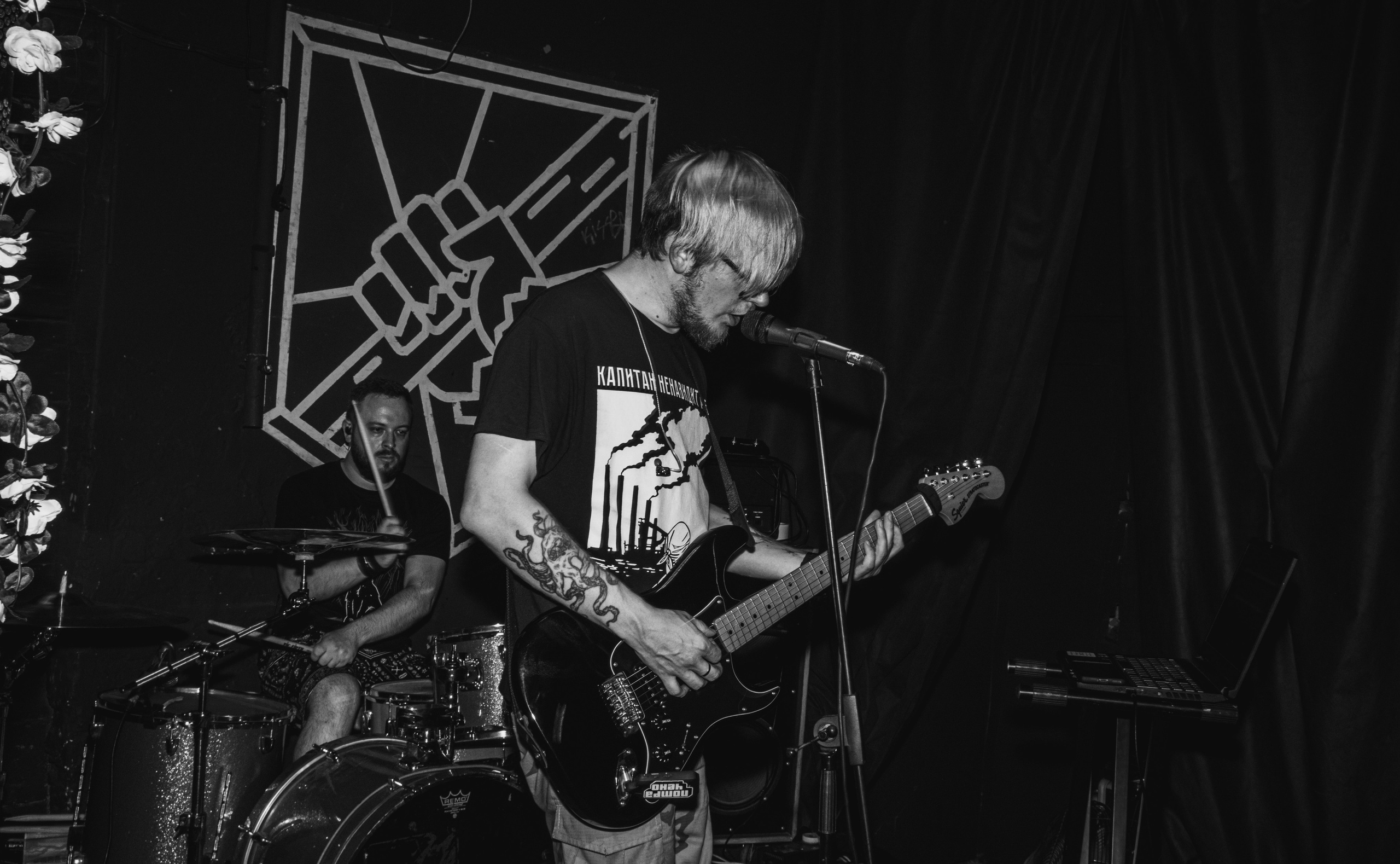 Ютани & о т м е ж & Вещи в картонной коробке 08.08.2025. Репортажный фотограф в Москве Legiodot