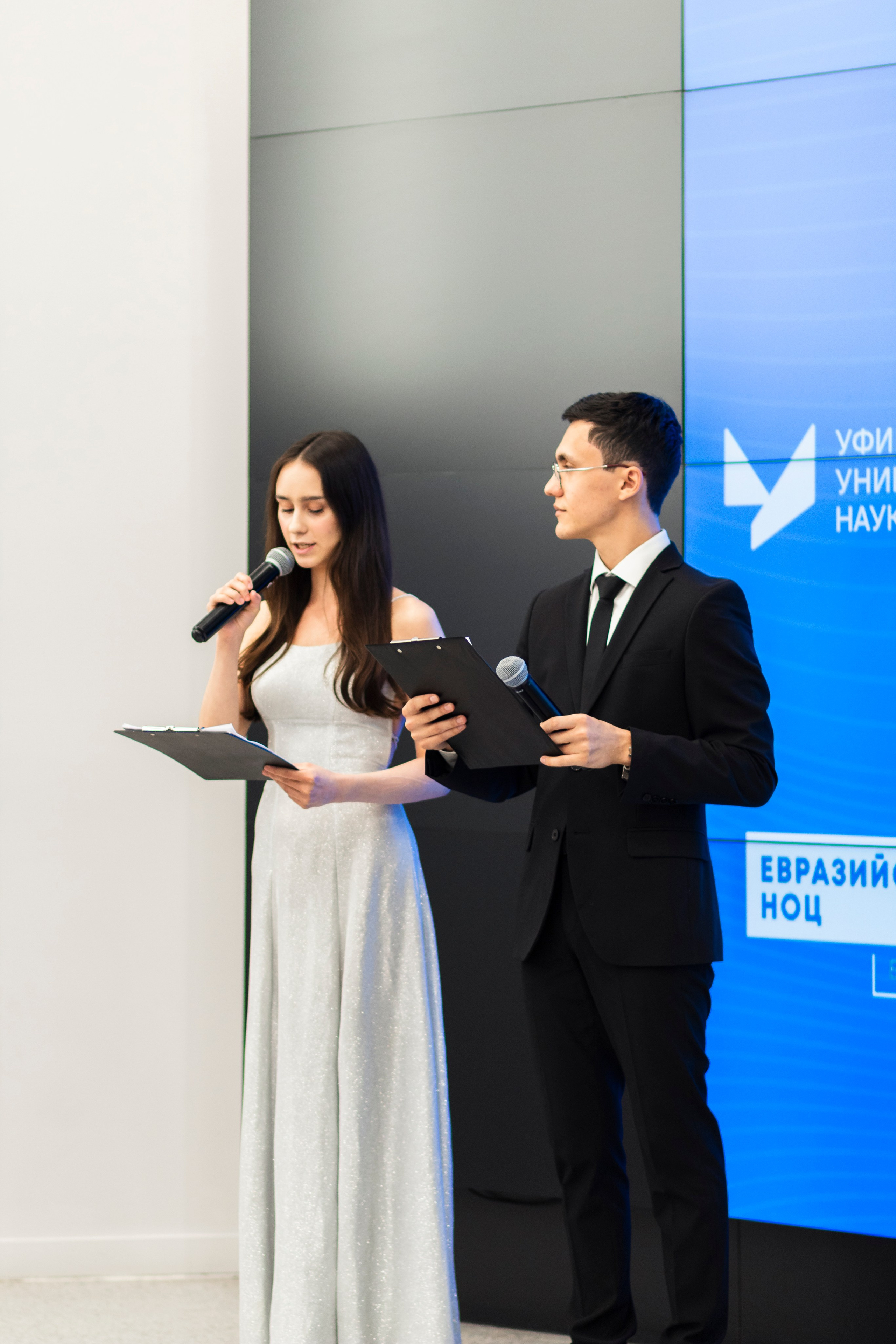 Церемония вручения дипломов. Фотограф Каримов Виктор