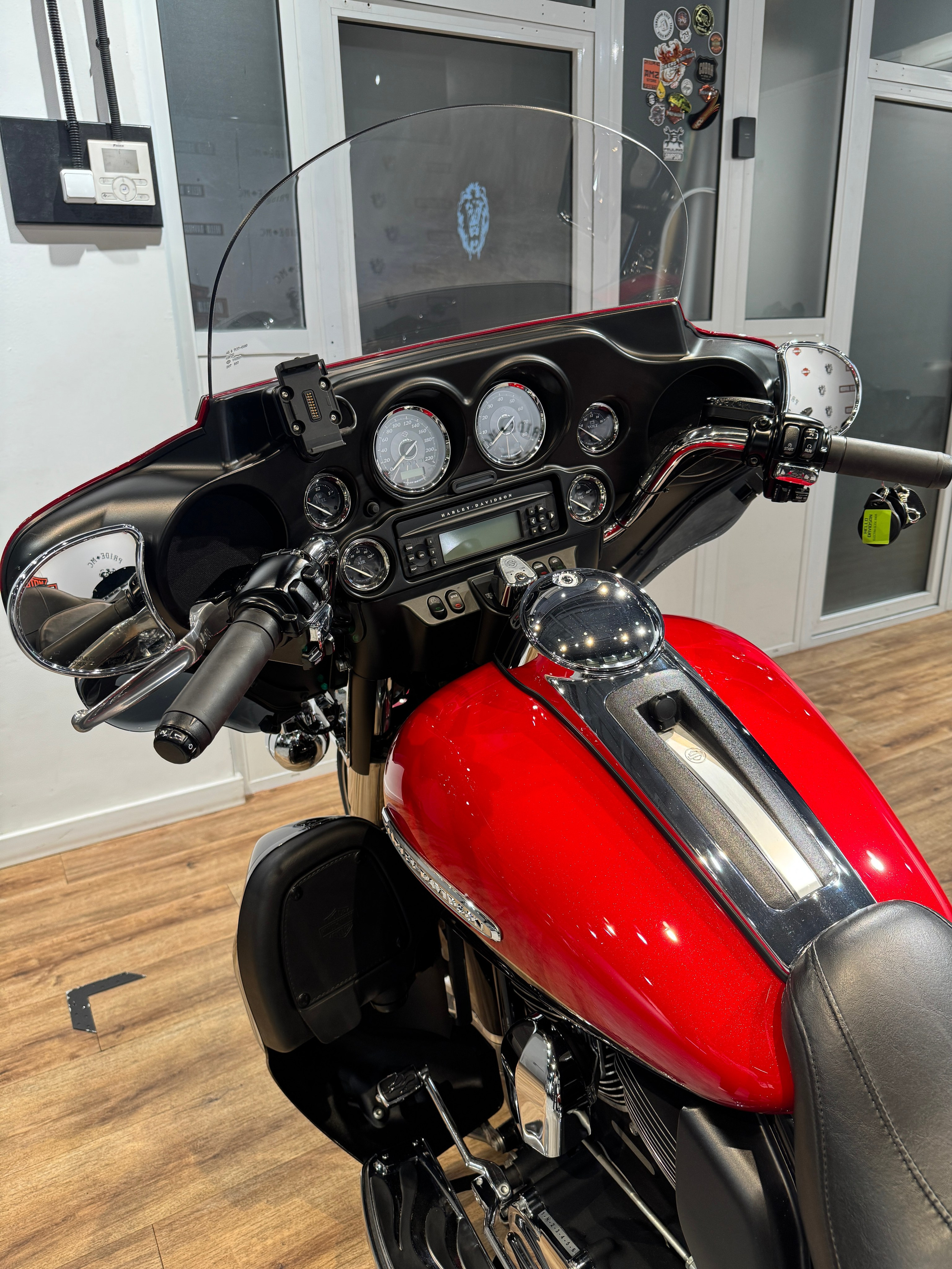 Мотоциклы Harley-Davidson 110 CVO Fire Fighters' Edition (Touring)  — купить мотоцикл. Hello Davidson, Москва. Только хорошие мотоциклы…