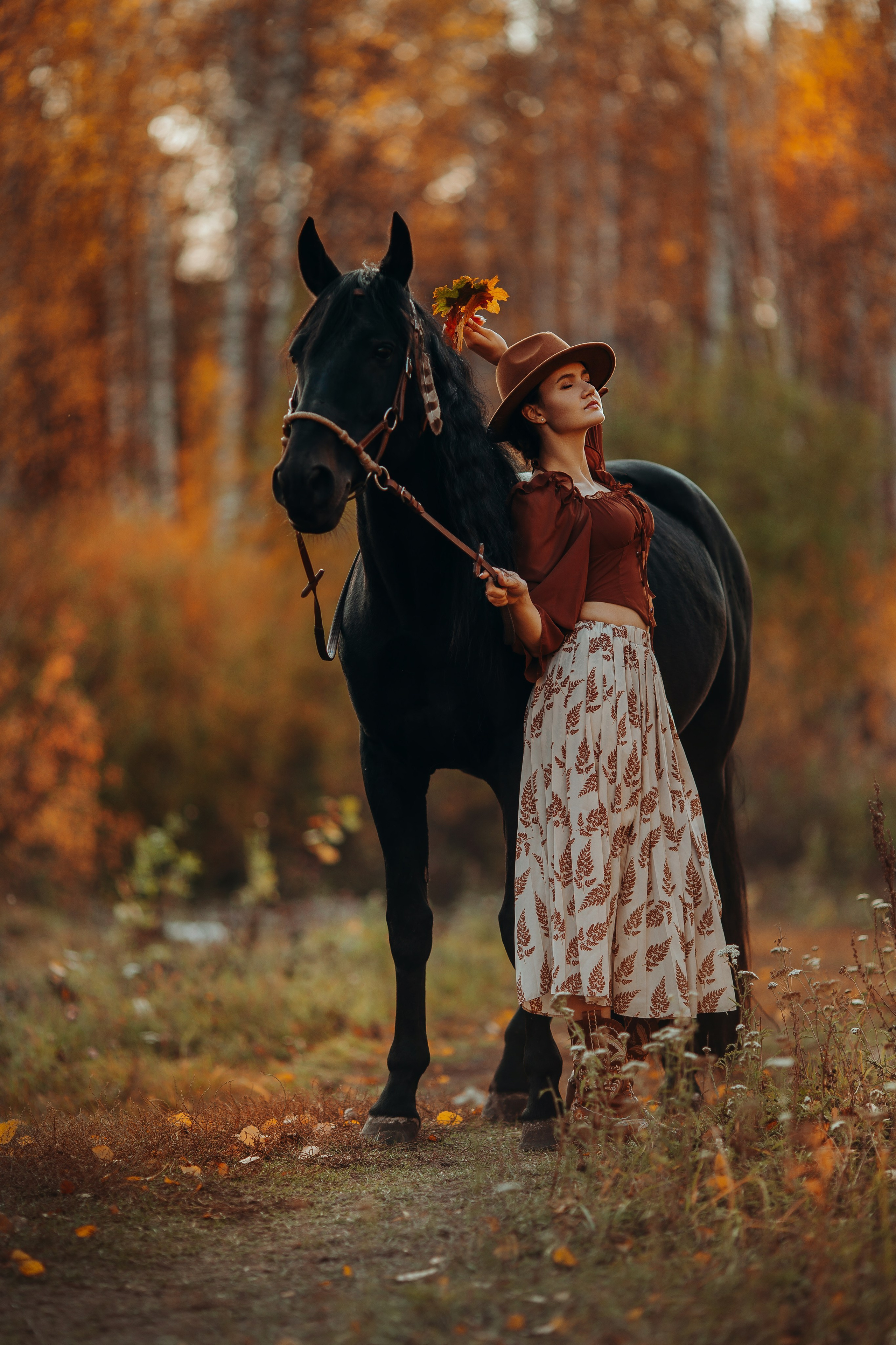 Юбка 44-46, блузка 44-46, шляпа, ботинки ковбойские 39р-р