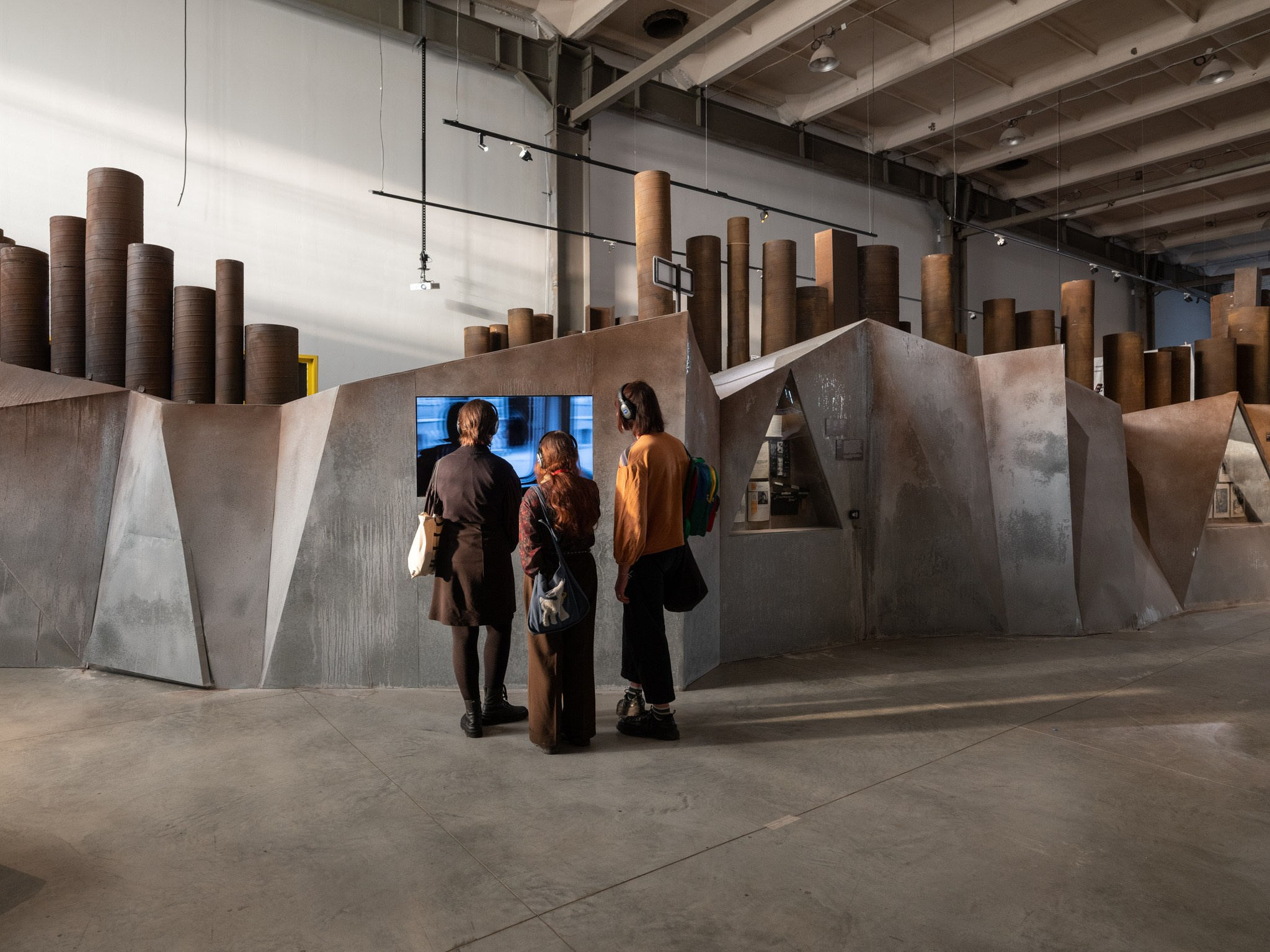 Выставка-путешествие «Балабанов» Севкабельпорт (СПБ) Planet9 2023. Фотограф Василий Буланов