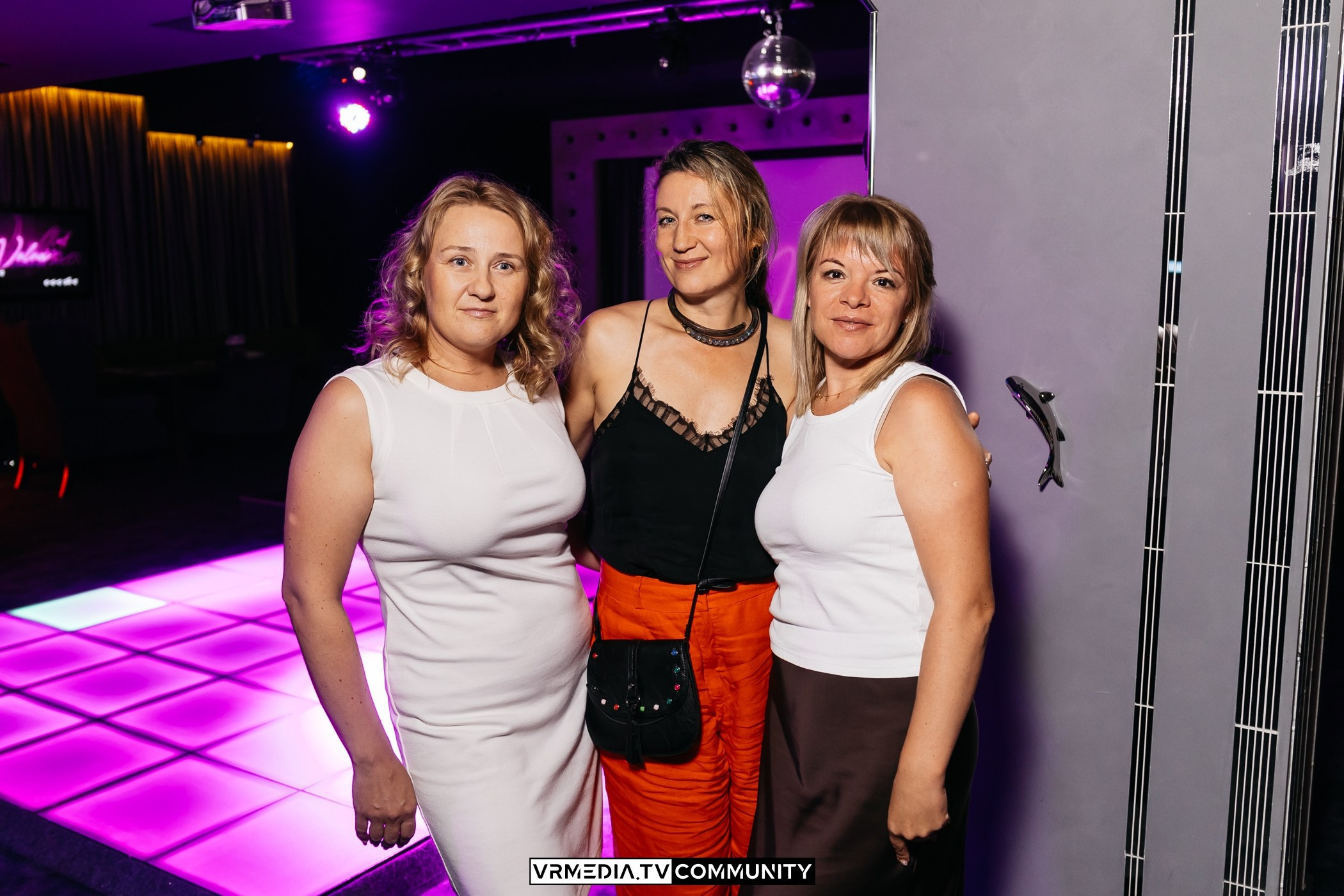 Караоке-бар «Volna»: Золотые 2000-е