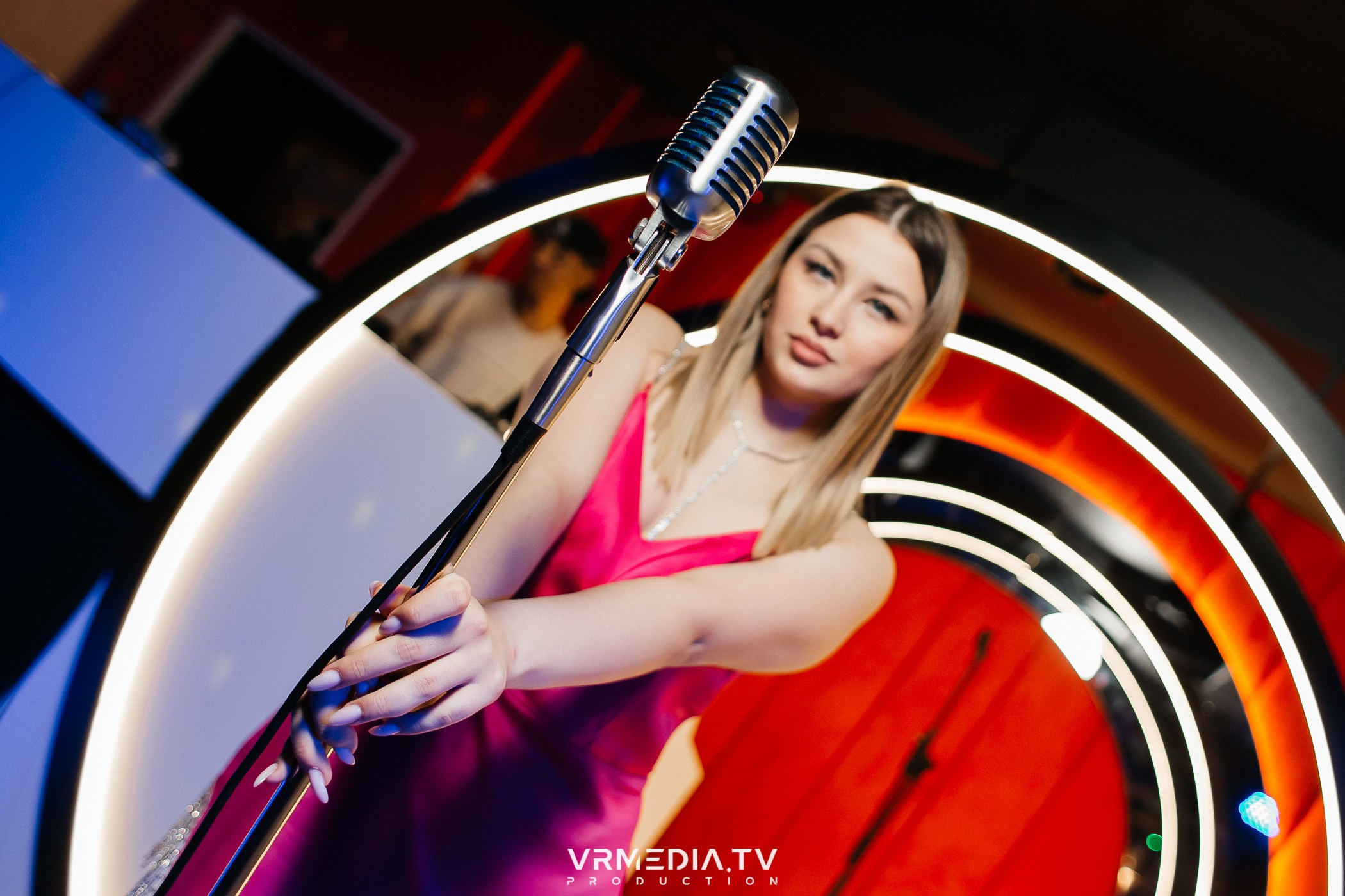 8 марта в караоке-ресторане «Голос»