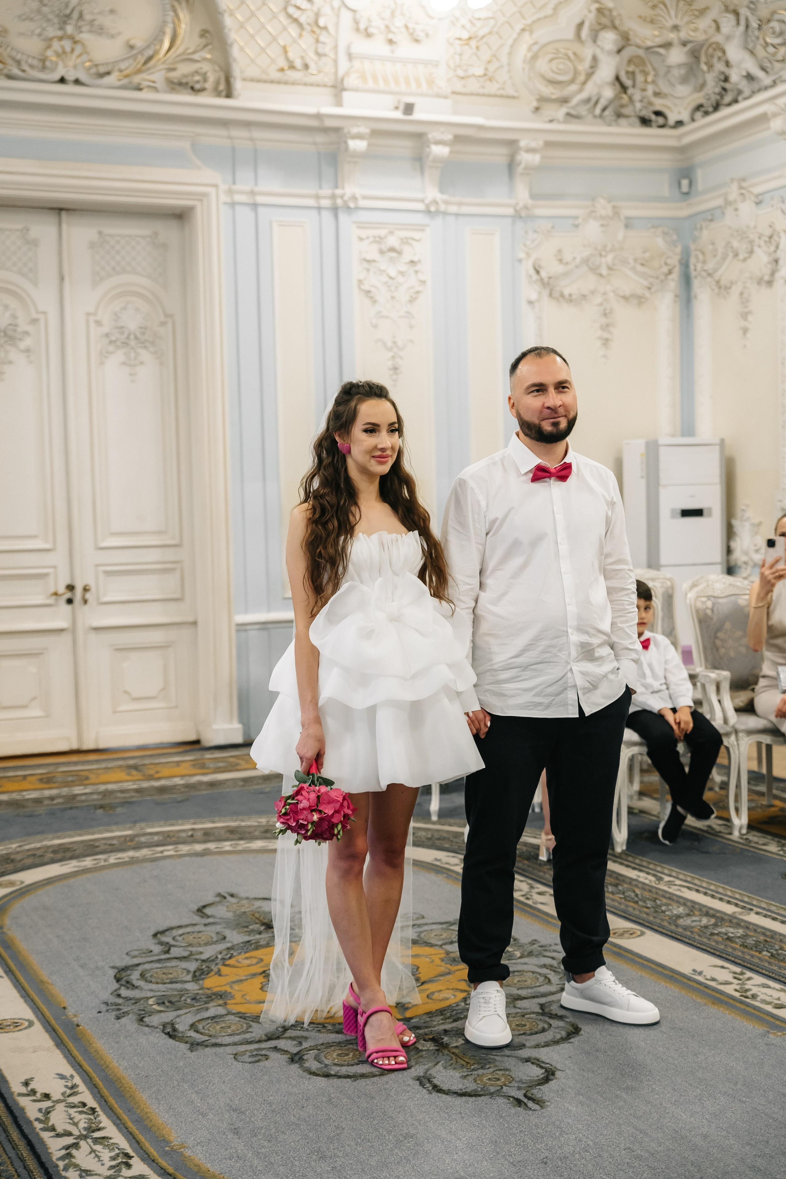 ДВОРЕЦ № 2 | Июль, кабриолет, академия Штиглица. Свадебный фотограф в Санкт-Петербурге Полина Корзухина