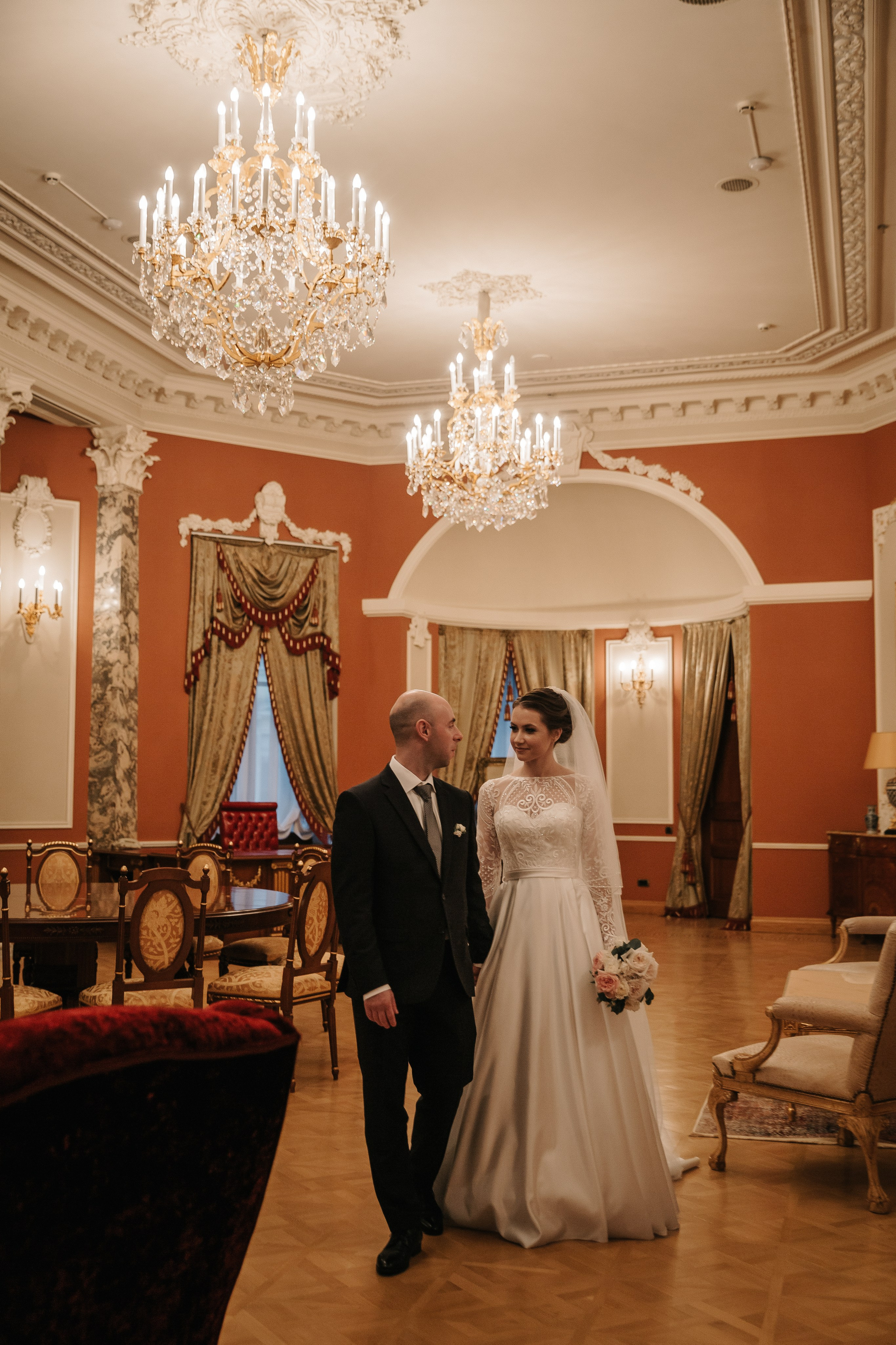 ОКТЯБРЬ | Дворец № 1 Талион, Особняк военного министра. Свадебный фотограф в Санкт-Петербурге Полина Корзухина