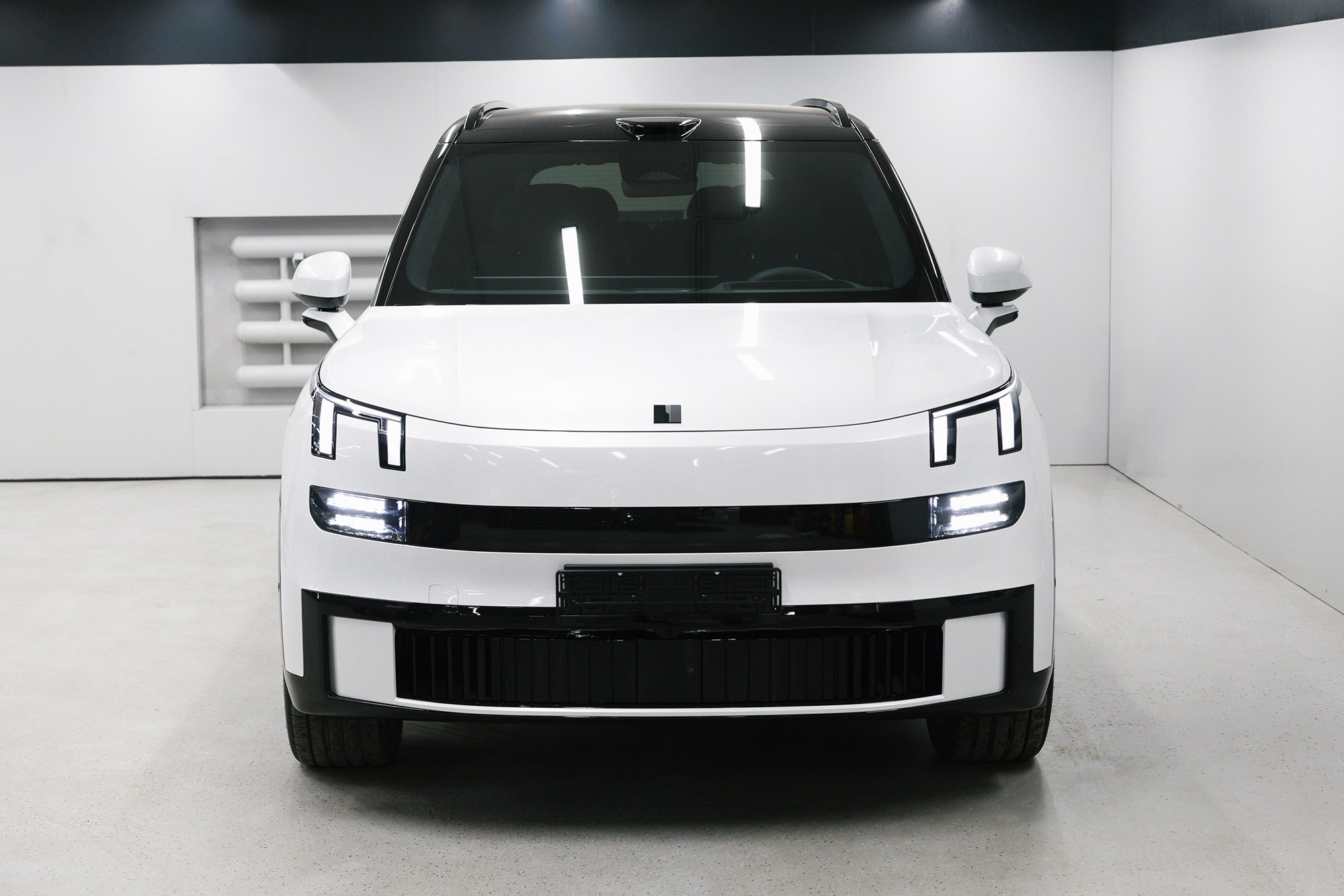 Lynk & Co 900 Ultra 2,0hyb 4WD AT (734 л. с.). Автосалон «Х-Авто»