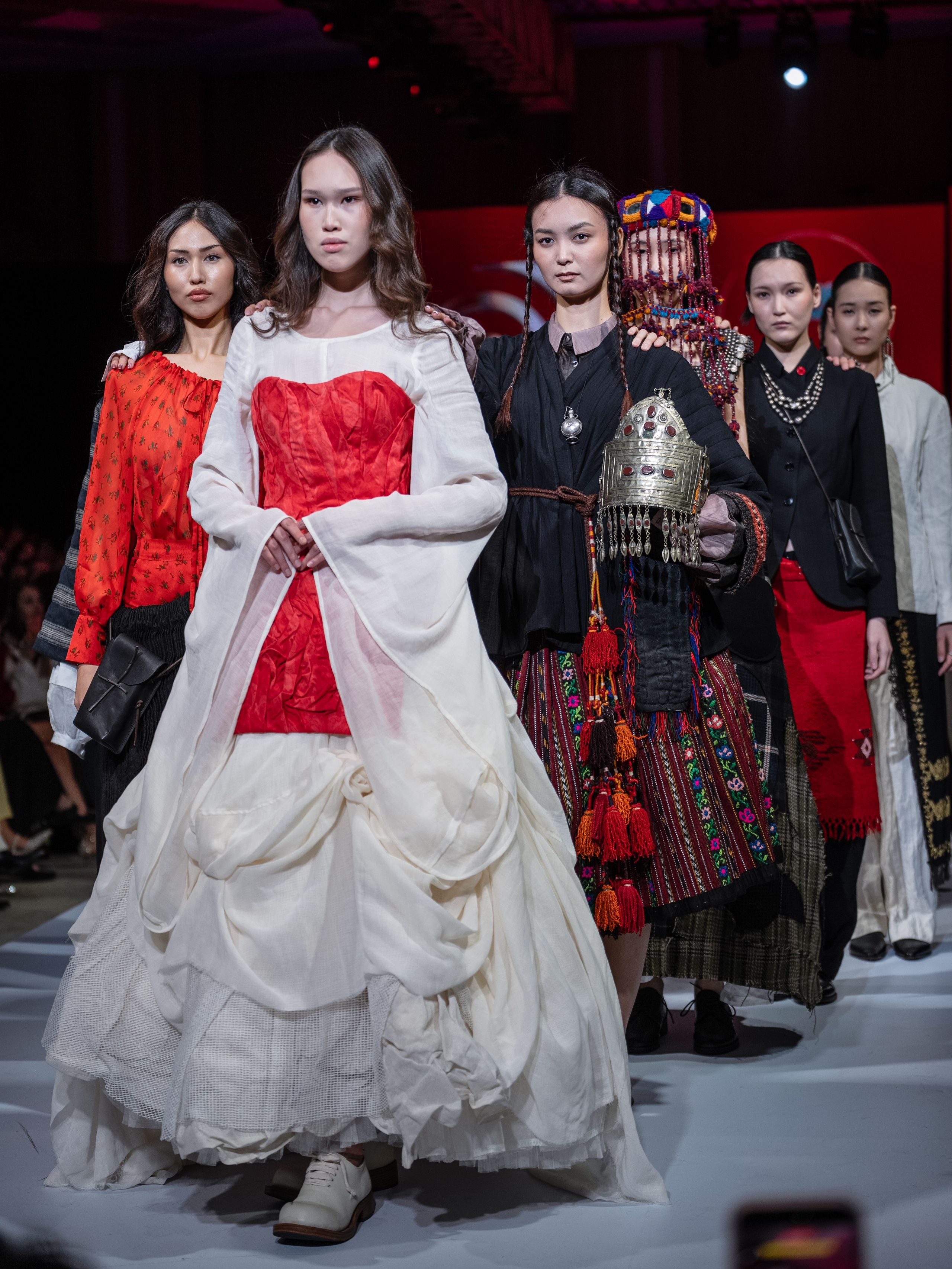 EURASIAN FASHION WEEK Reberth. Сайт Алматинского НЮ АРТ, будуар и фэшн фотографа Дениса Карпенко