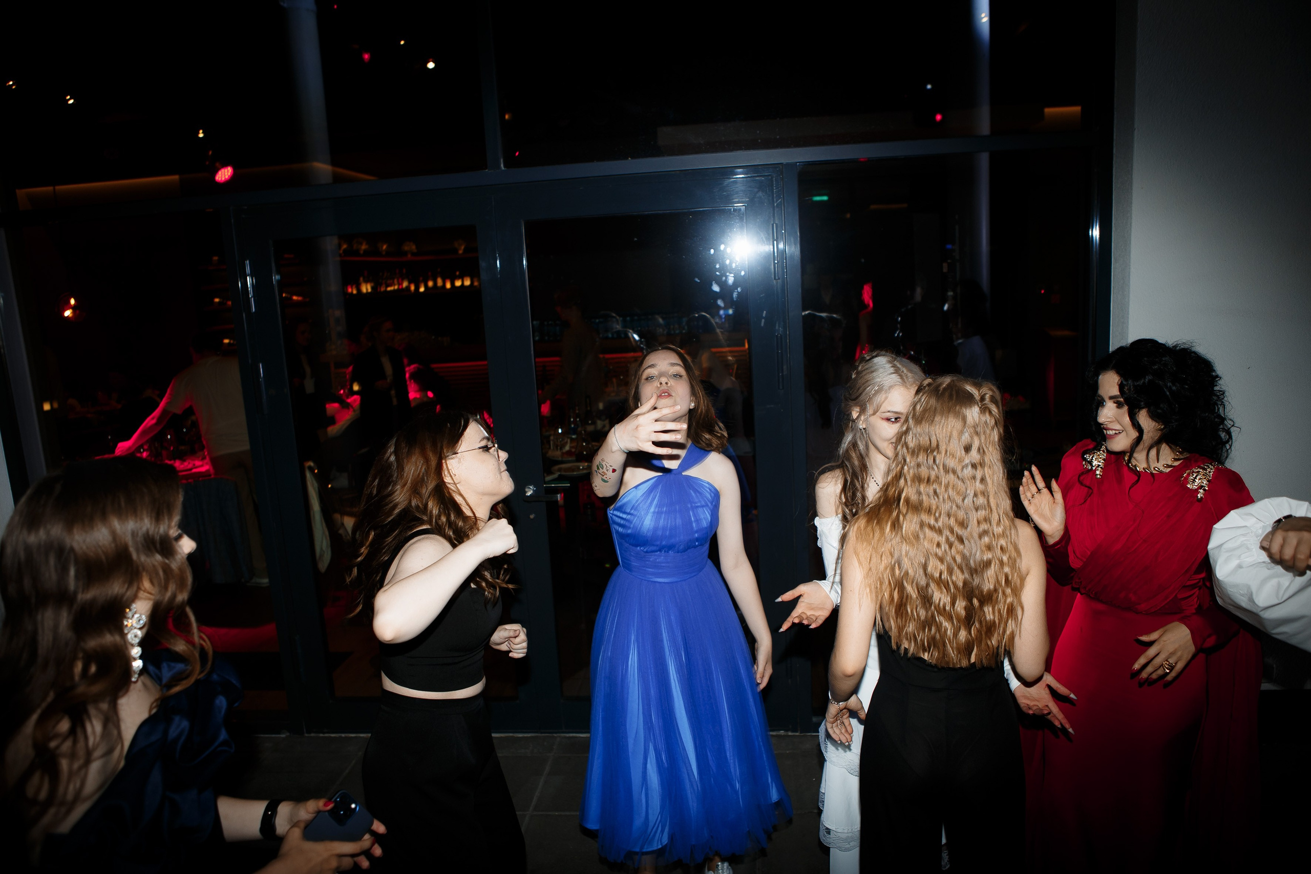 Выпускной Гимназия 12 2024 OpenHouse. Свадебный и портретный Фотограф в Липецке Дмитрий Котюков