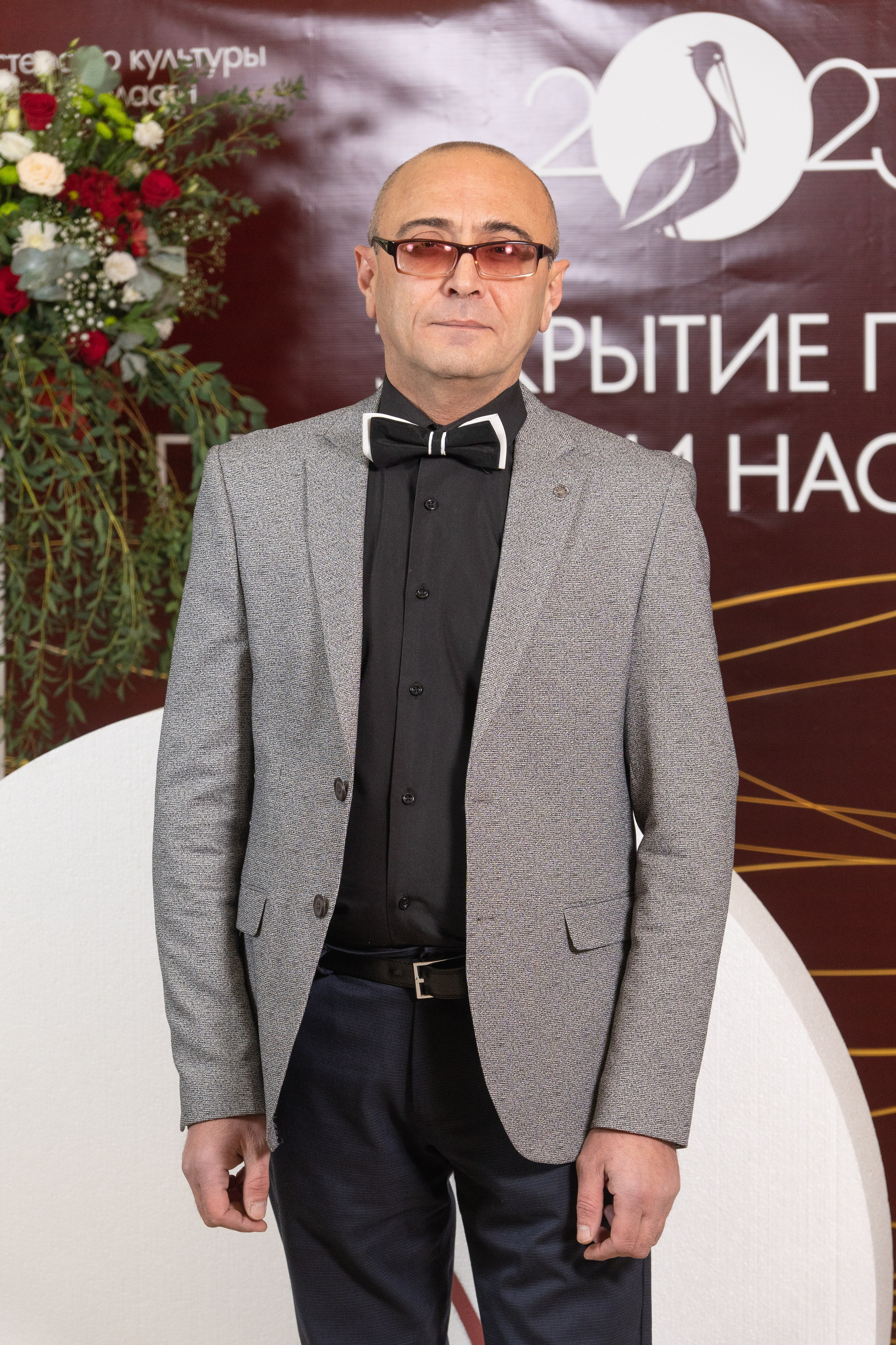 Музыкальный театр. Занимаюсь профессиональной фотографией и живу рядом с Байкалом. Работаю в разных жанрах