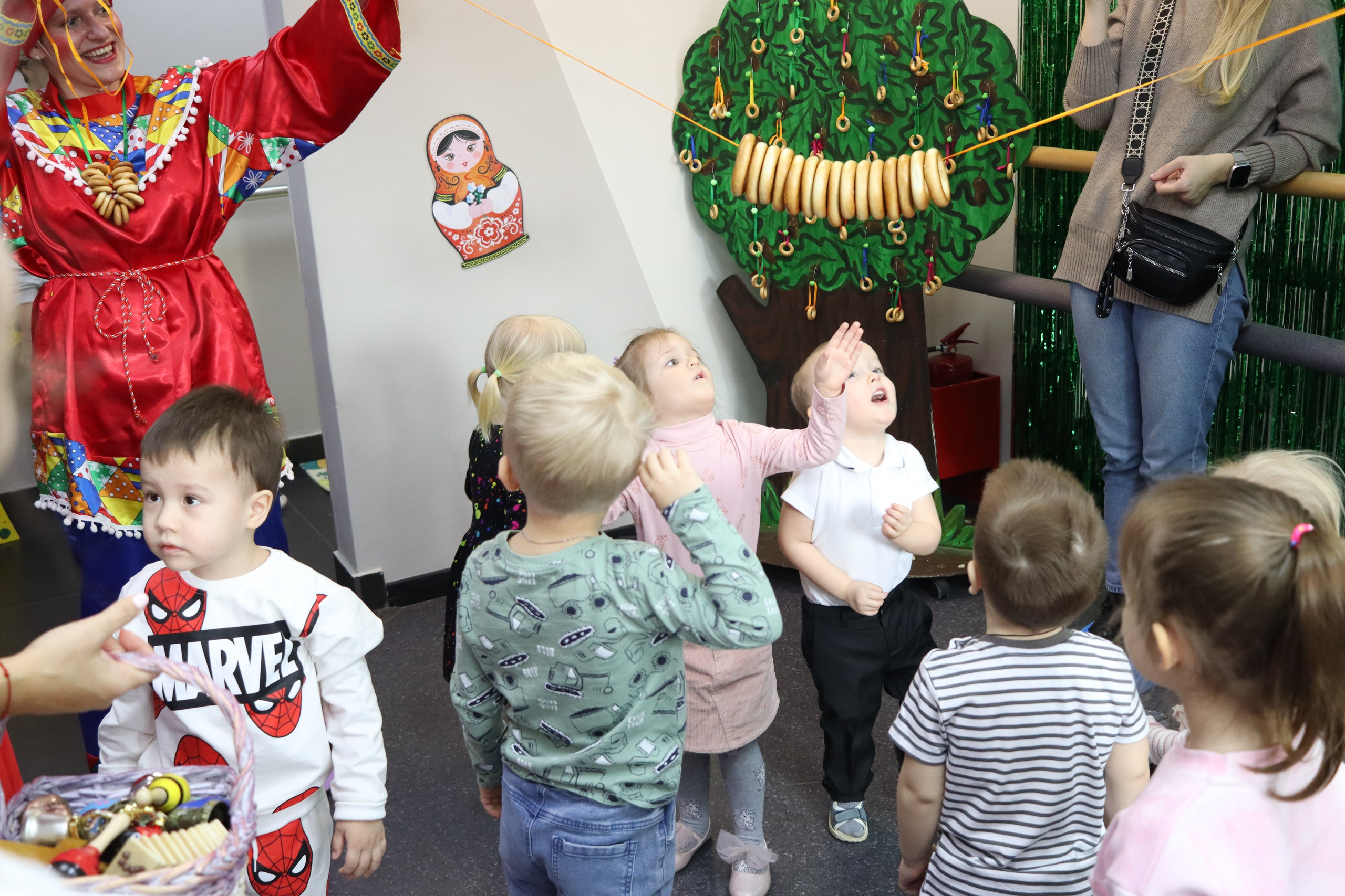 Масленица для малышей в «Зелёной груше». Репортажный фотограф в Москве и Зеленограде Karina-vozd
